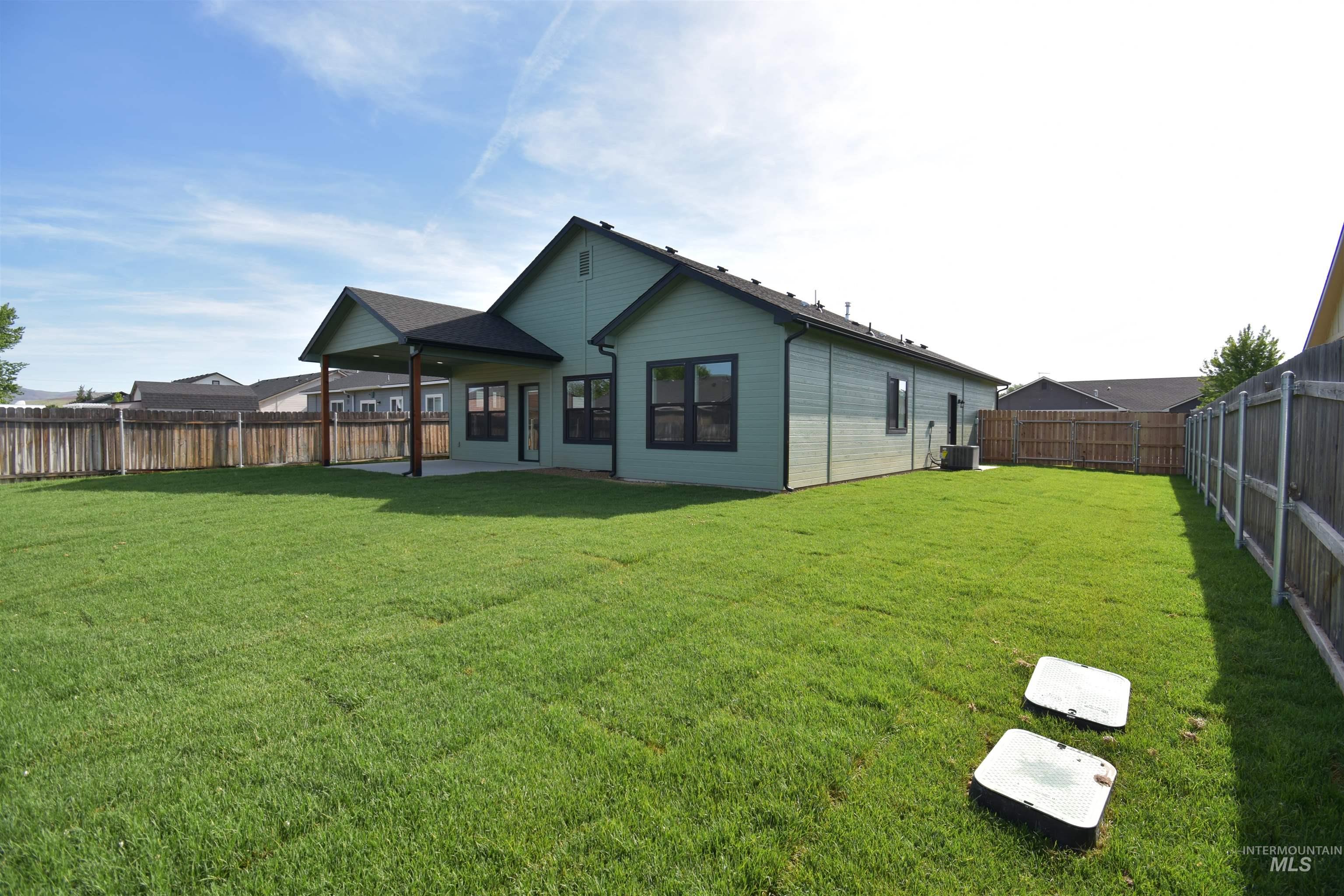 1075 W 10Th Street, Weiser, Idaho 83672, 3 Bedrooms, 2 Bathrooms, Residential For Sale, Price $390,000,MLS 98986376