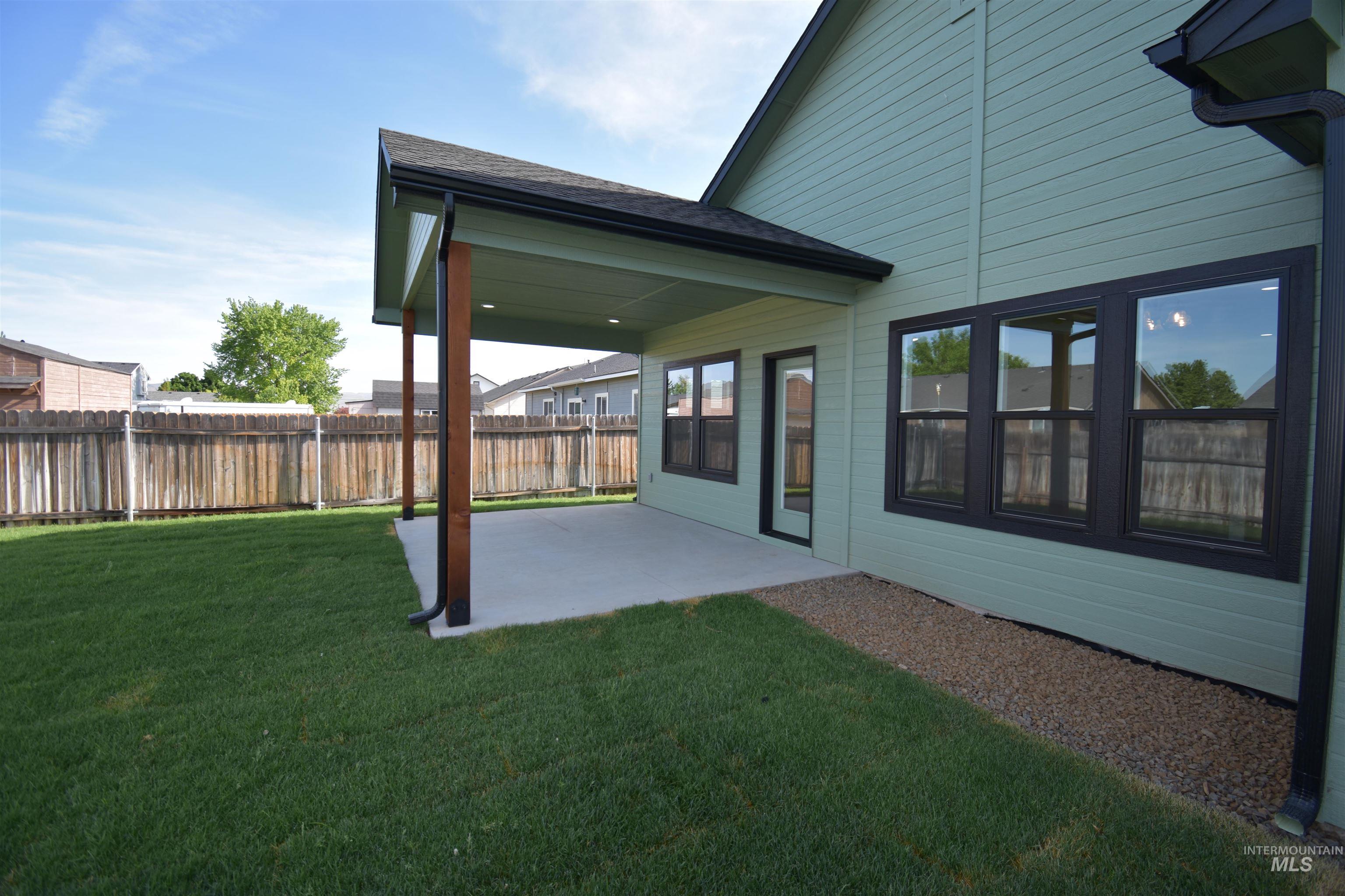 1075 W 10Th Street, Weiser, Idaho 83672, 3 Bedrooms, 2 Bathrooms, Residential For Sale, Price $390,000,MLS 98986376
