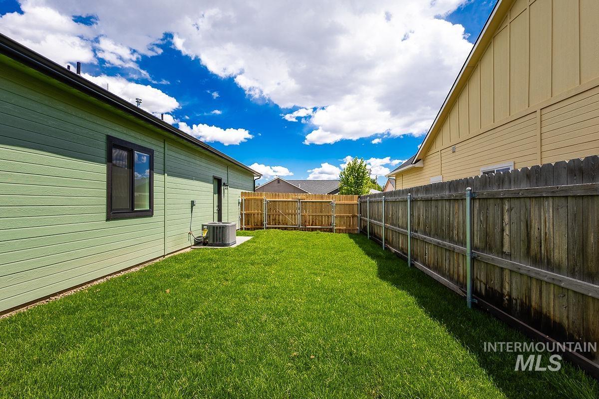 1075 W 10Th Street, Weiser, Idaho 83672, 3 Bedrooms, 2 Bathrooms, Residential For Sale, Price $379,900, 98986376