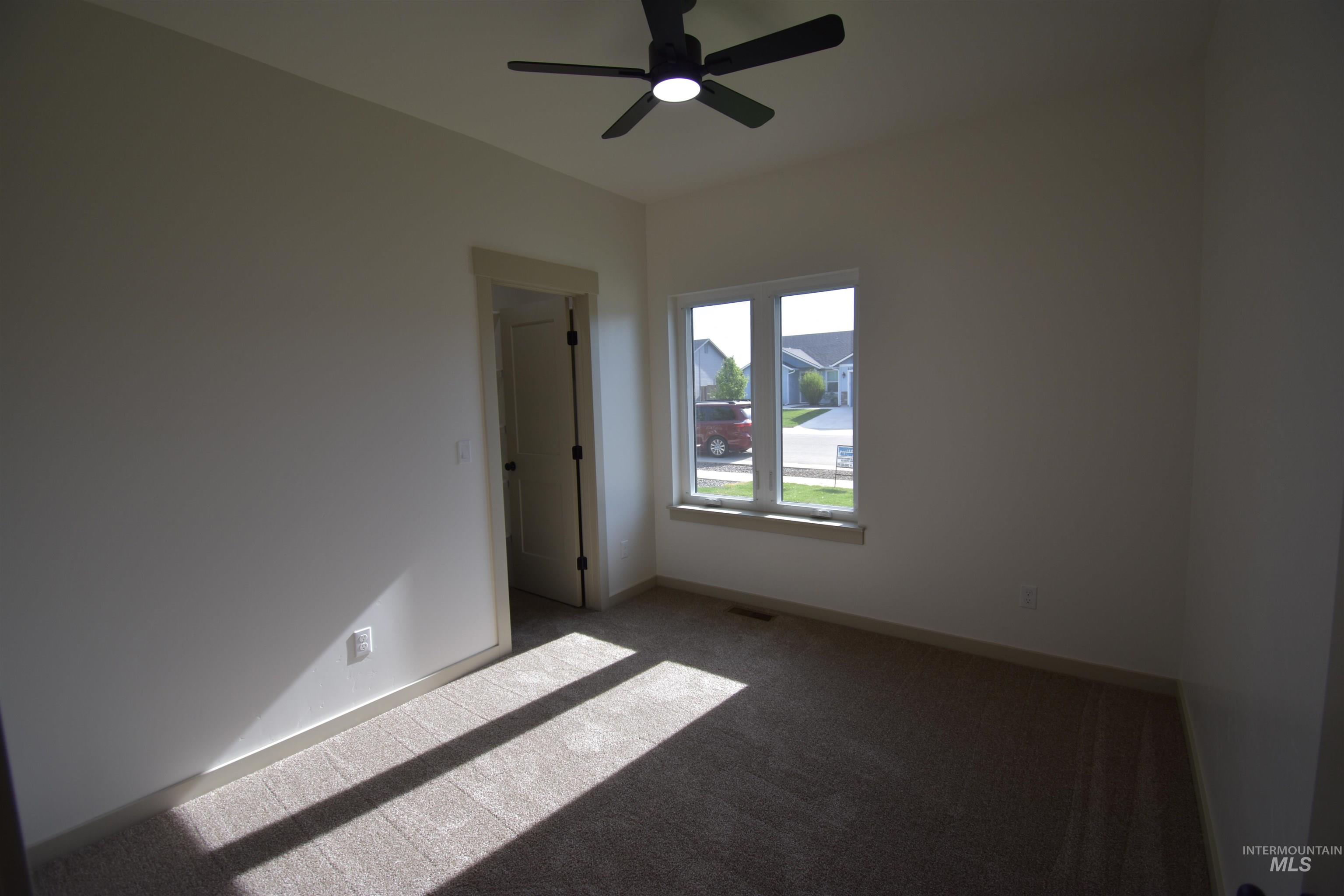 1075 W 10Th Street, Weiser, Idaho 83672, 3 Bedrooms, 2 Bathrooms, Residential For Sale, Price $390,000,MLS 98986376