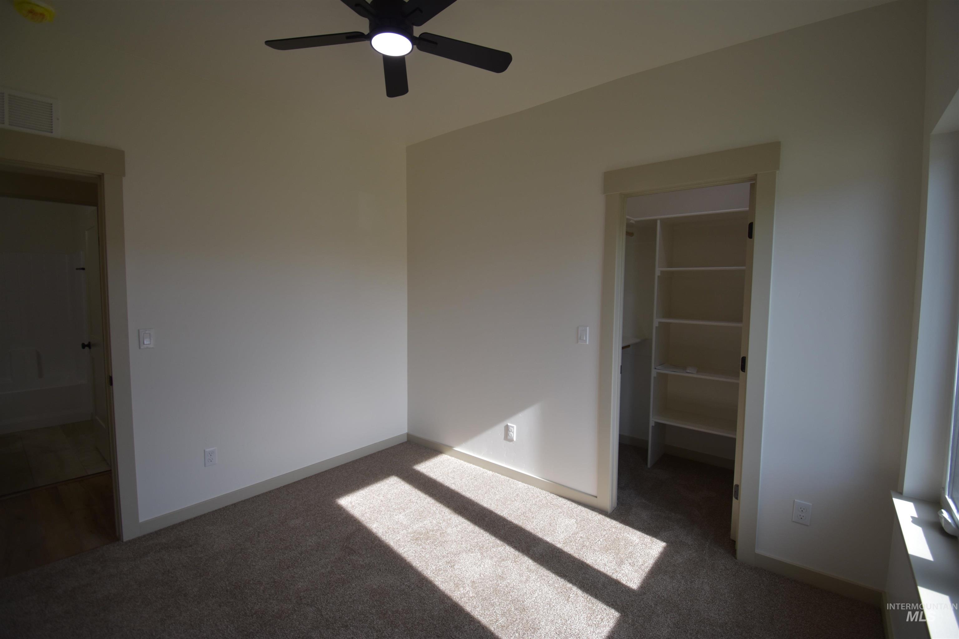 1075 W 10Th Street, Weiser, Idaho 83672, 3 Bedrooms, 2 Bathrooms, Residential For Sale, Price $390,000,MLS 98986376