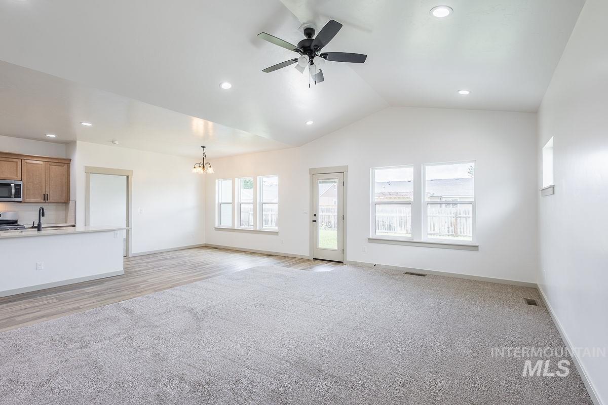 1075 W 10Th Street, Weiser, Idaho 83672, 3 Bedrooms, 2 Bathrooms, Residential For Sale, Price $379,900, 98986376