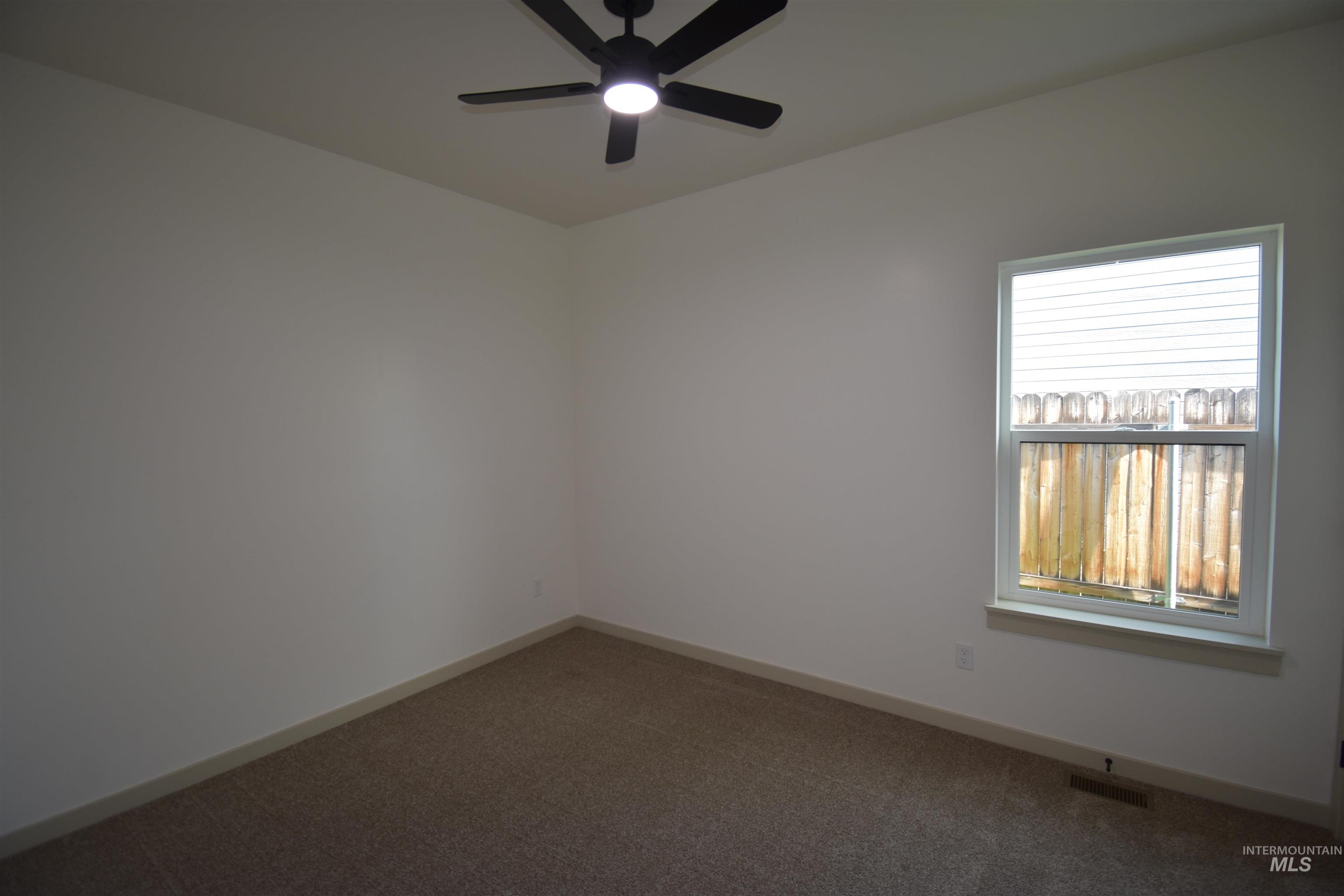 1075 W 10Th Street, Weiser, Idaho 83672, 3 Bedrooms, 2 Bathrooms, Residential For Sale, Price $390,000,MLS 98986376