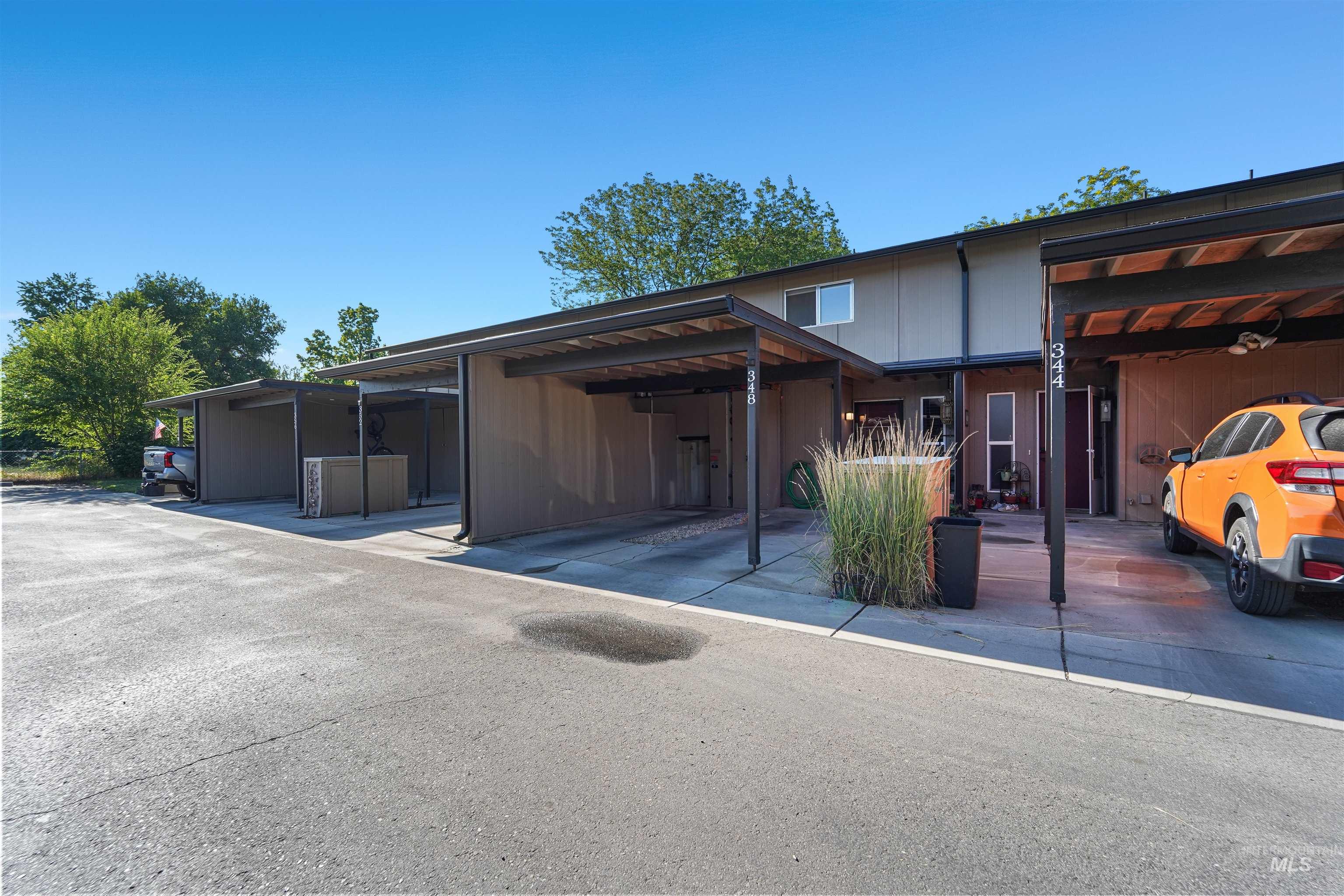 348 N EAGLE GLEN, Eagle, Idaho 83616-0000, 2 Bedrooms, 1.5 Bathrooms, Residential For Sale, Price $320,000, 98986379