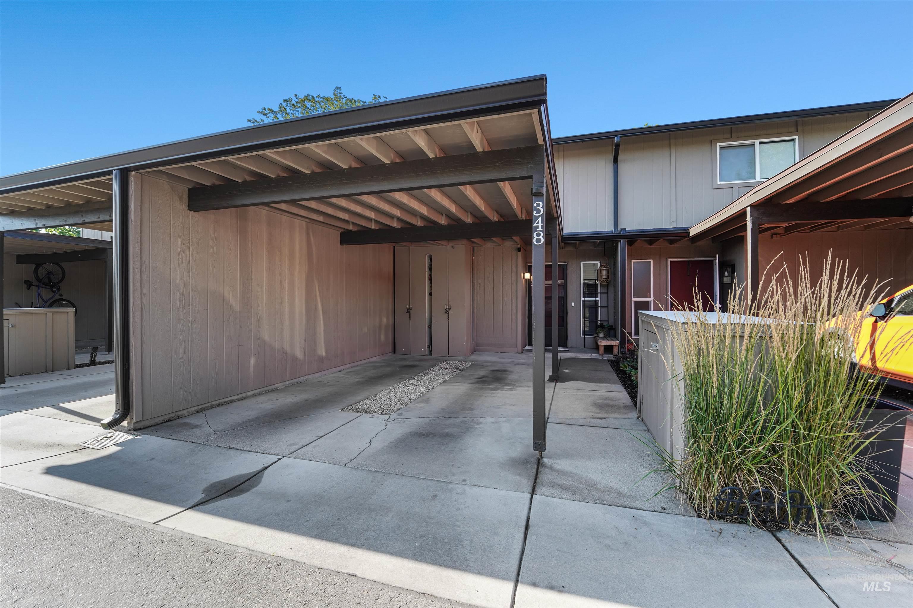 348 N EAGLE GLEN, Eagle, Idaho 83616, 2 Bedrooms, 1.5 Bathrooms, Residential For Sale, Price $318,000, 98986379
