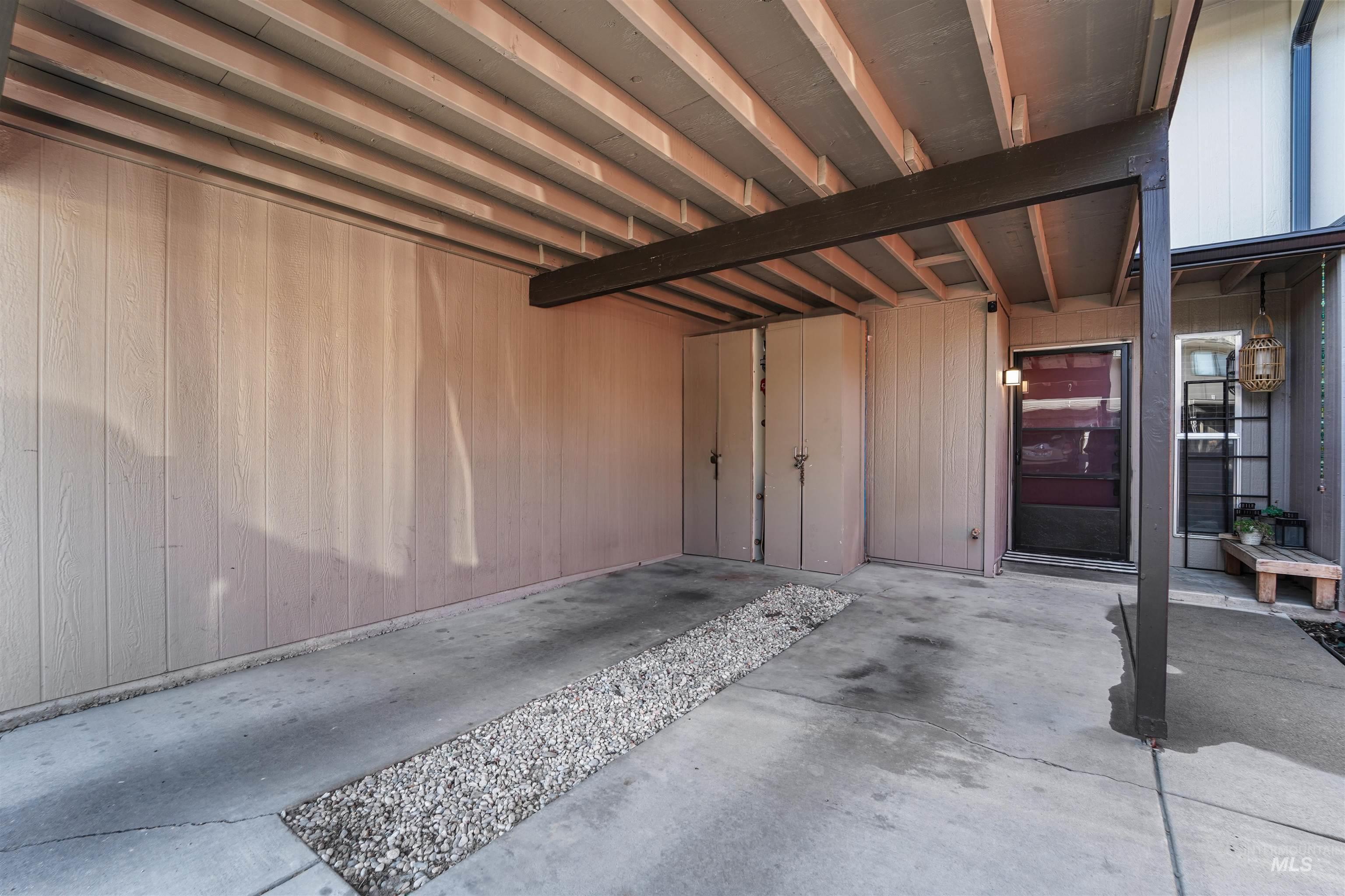 348 N EAGLE GLEN, Eagle, Idaho 83616, 2 Bedrooms, 1.5 Bathrooms, Residential For Sale, Price $318,000, 98986379