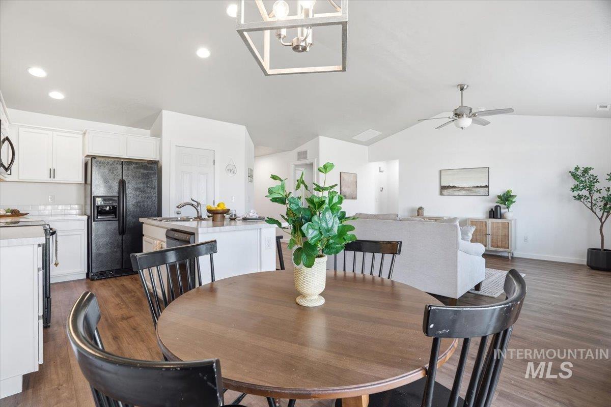 19631 Nanticoke Ave, Caldwell, Idaho 83605, 3 Bedrooms, 2 Bathrooms, Residential For Sale, Price $389,000, 98986380