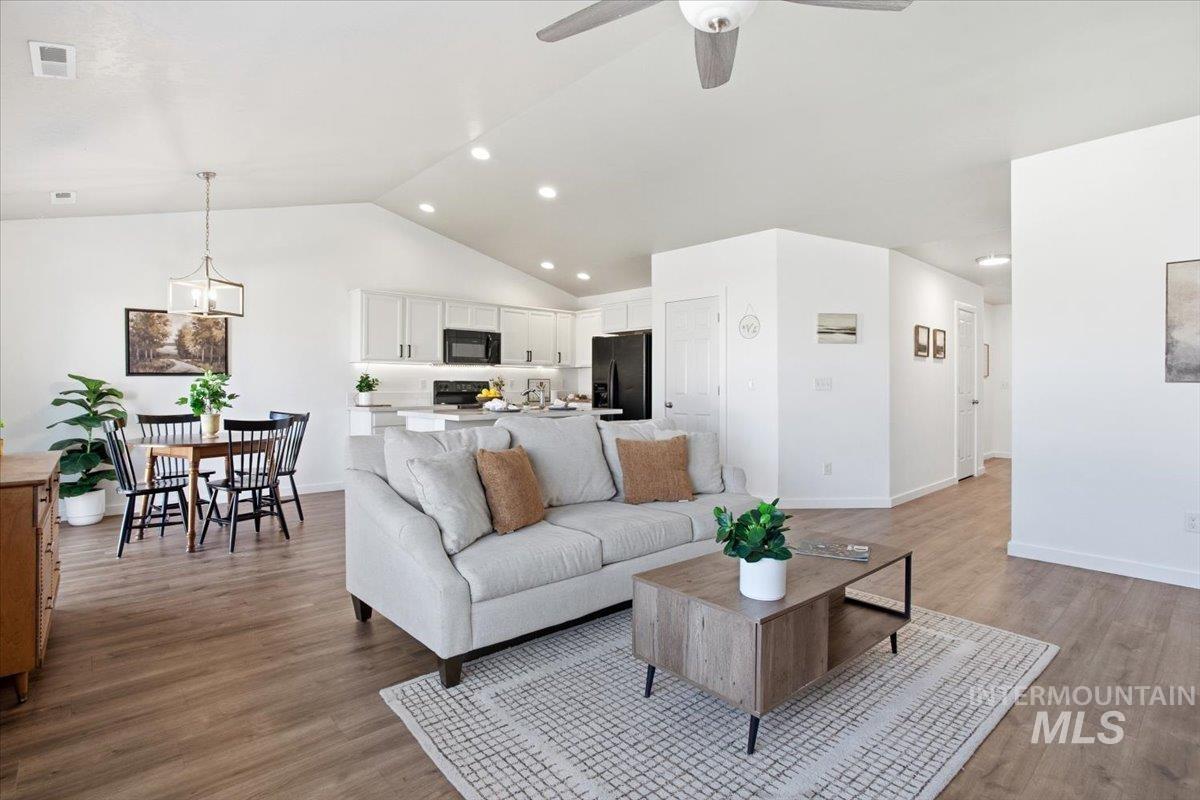 19631 Nanticoke Ave, Caldwell, Idaho 83605, 3 Bedrooms, 2 Bathrooms, Residential For Sale, Price $389,000, 98986380