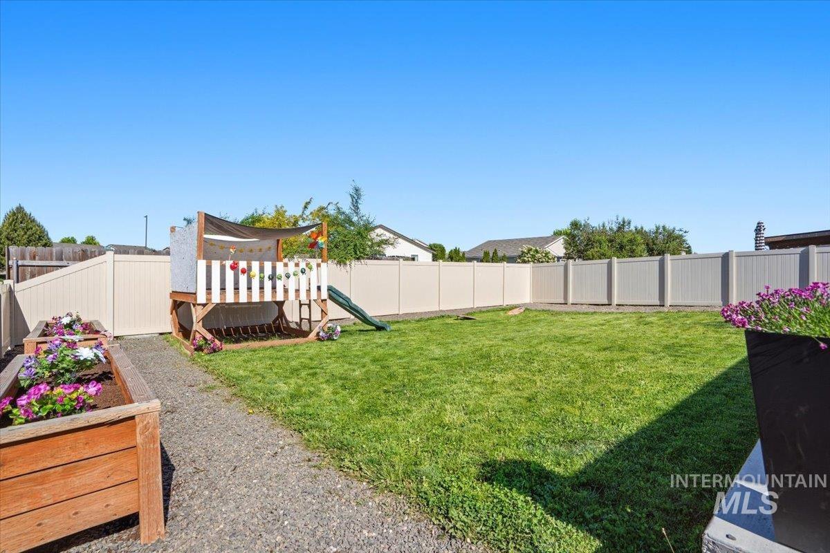 19631 Nanticoke Ave, Caldwell, Idaho 83605, 3 Bedrooms, 2 Bathrooms, Residential For Sale, Price $389,000,MLS 98986380