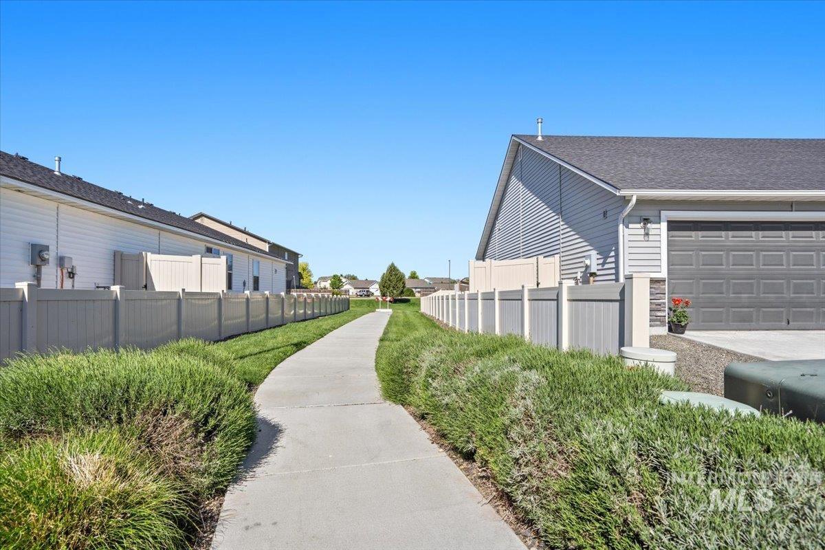 19631 Nanticoke Ave, Caldwell, Idaho 83605, 3 Bedrooms, 2 Bathrooms, Residential For Sale, Price $389,000,MLS 98986380