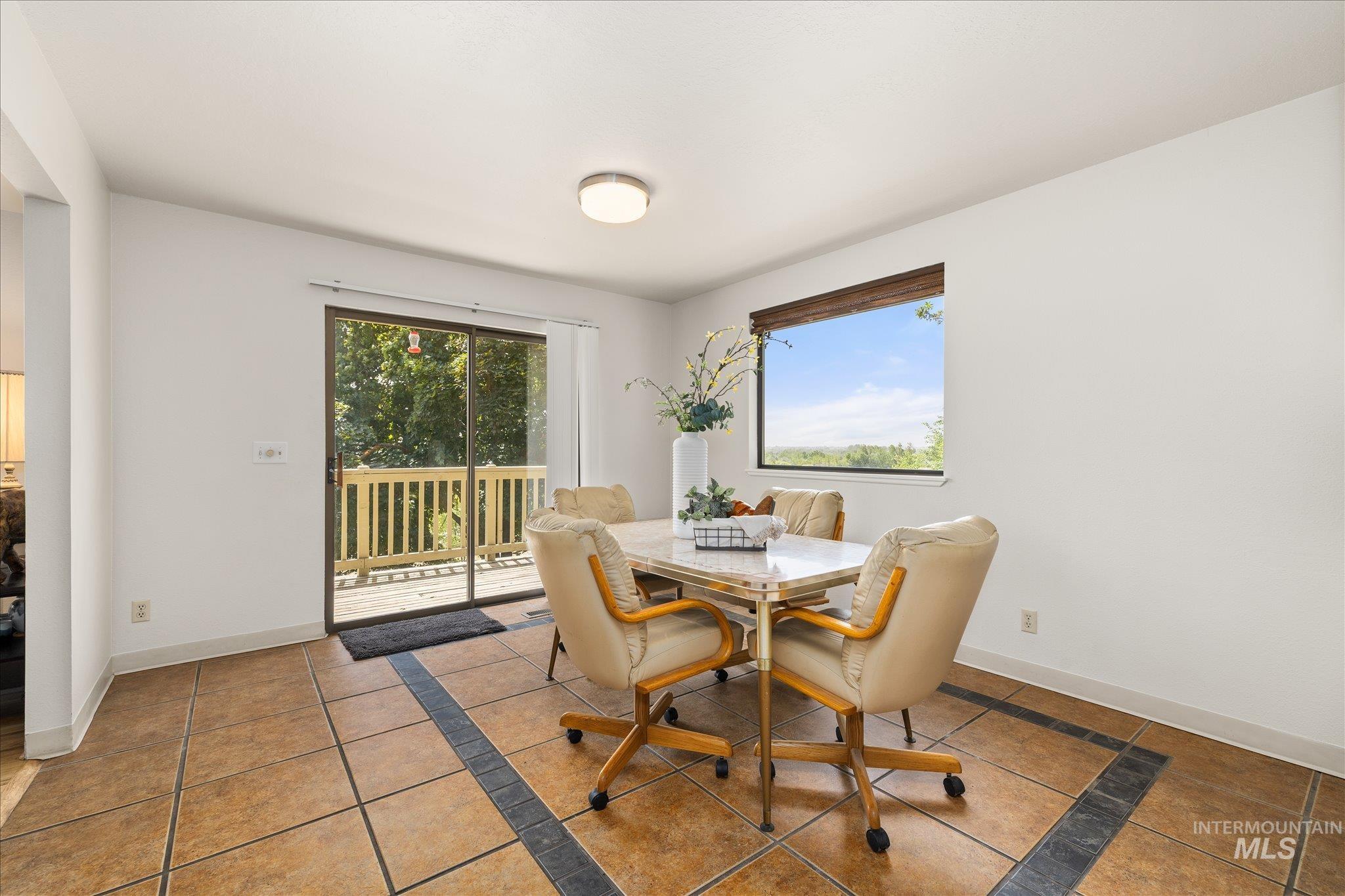 6070 W Hill Rd., Boise, Idaho 83703, 3 Bedrooms, 2 Bathrooms, Residential For Sale, Price $899,000, 98986382