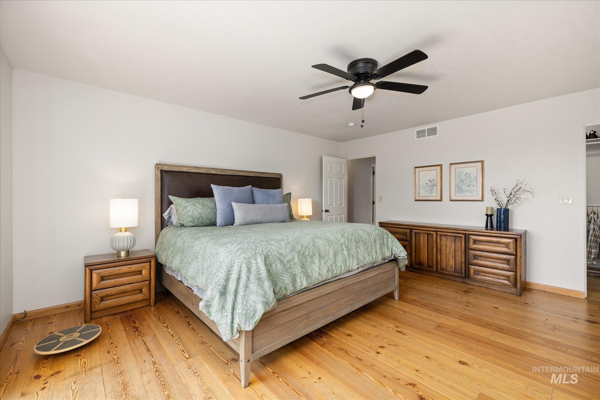6070 W Hill Rd., Boise, Idaho 83703, 3 Bedrooms, 2 Bathrooms, Residential For Sale, Price $899,000, 98986382