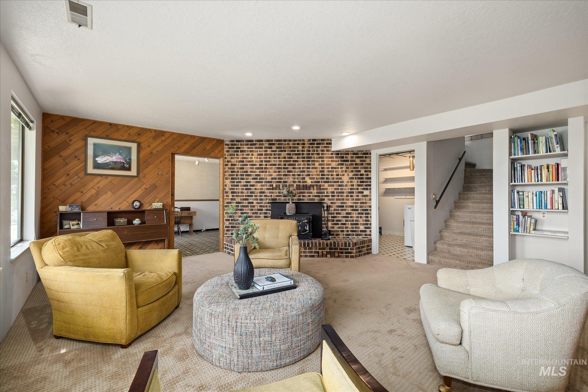 6070 W Hill Rd., Boise, Idaho 83703, 3 Bedrooms, 2 Bathrooms, Residential For Sale, Price $899,000, 98986382