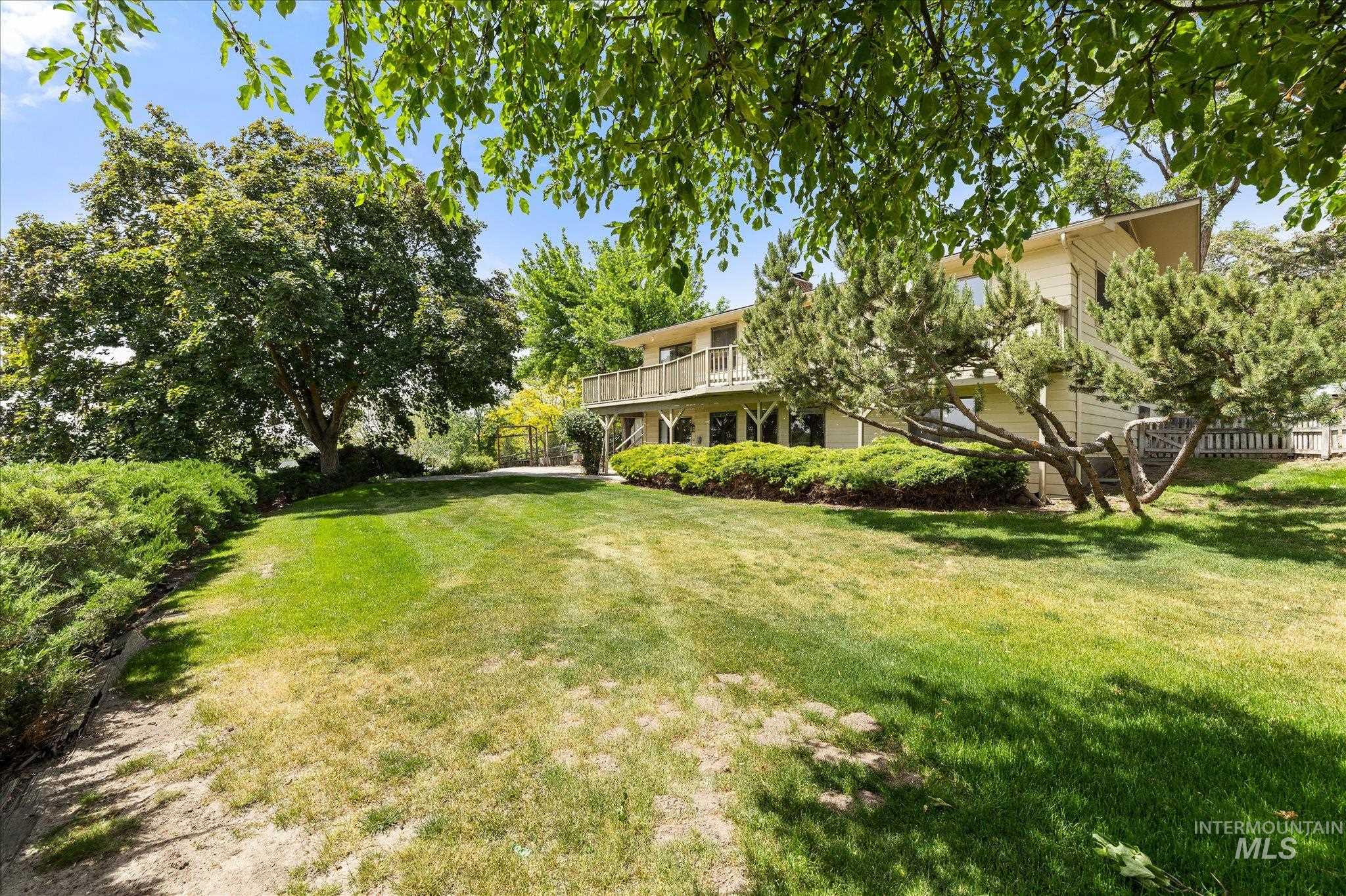 6070 W Hill Rd., Boise, Idaho 83703, 3 Bedrooms, 2 Bathrooms, Residential For Sale, Price $899,000, 98986382