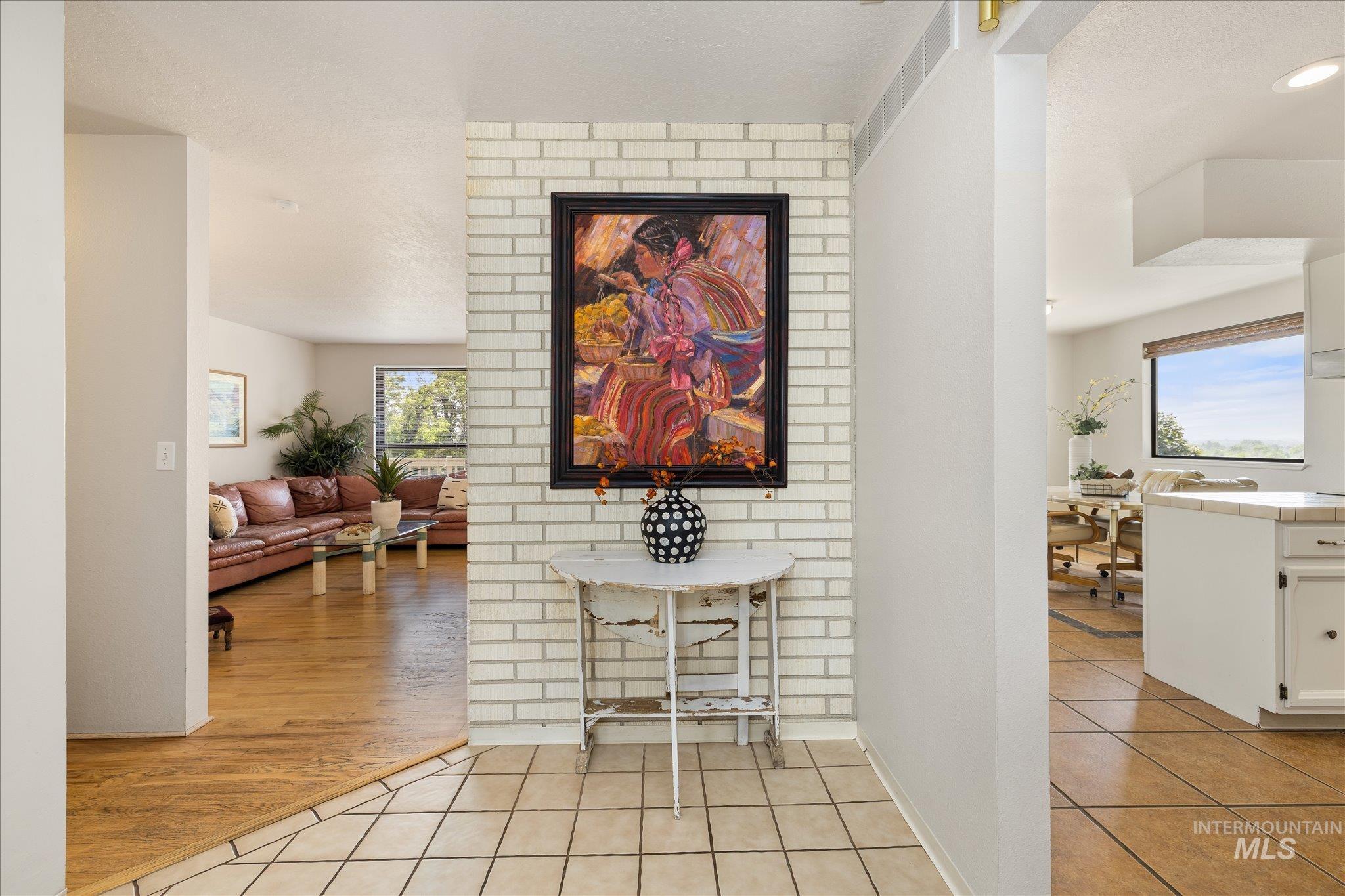 6070 W Hill Rd., Boise, Idaho 83703, 3 Bedrooms, 2 Bathrooms, Residential For Sale, Price $899,000, 98986382
