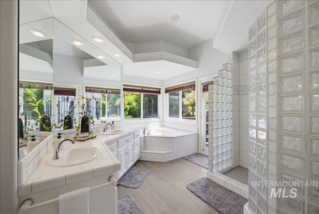3182 S Canonero Way, Boise, Idaho 83709, 4 Bedrooms, 3.5 Bathrooms, Residential For Sale, Price $999,975, 98986383