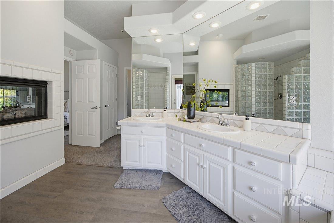 3182 S Canonero Way, Boise, Idaho 83709, 4 Bedrooms, 3.5 Bathrooms, Residential For Sale, Price $999,975, 98986383