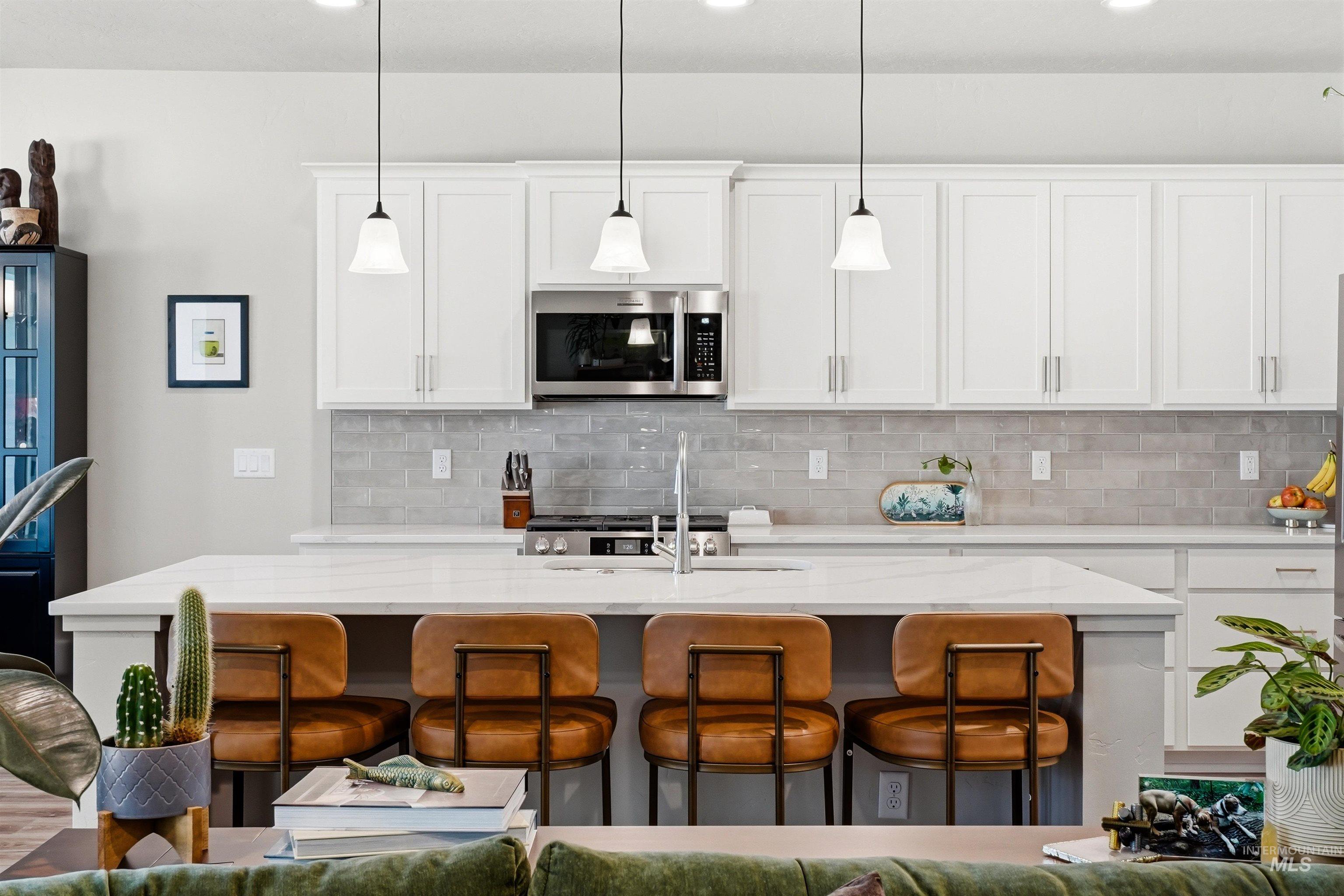 6174 W Parachute Dr, Meridian, Idaho 83646, 3 Bedrooms, 2.5 Bathrooms, Residential For Sale, Price $650,000,MLS 98986385