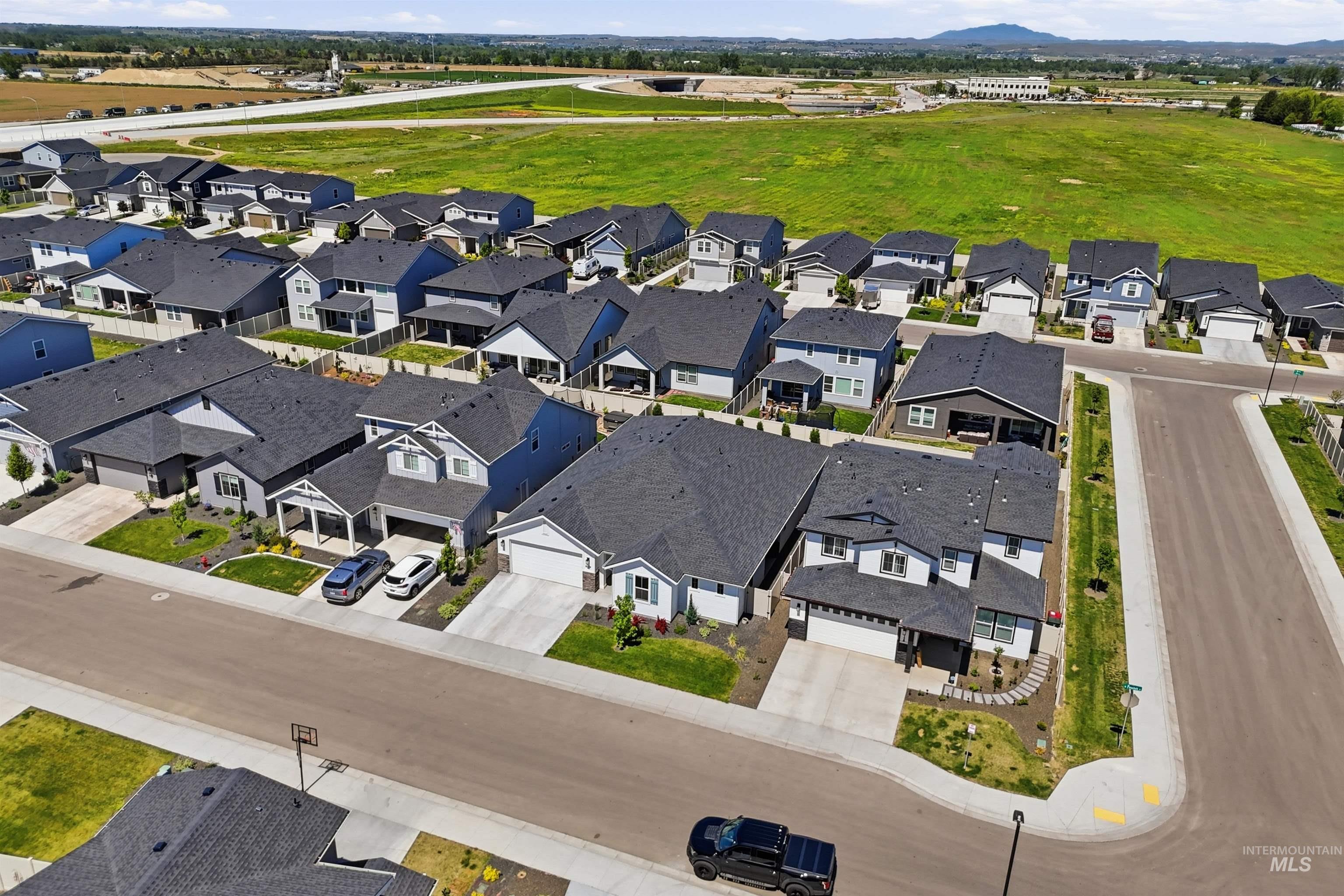 6174 W Parachute Dr, Meridian, Idaho 83646, 3 Bedrooms, 2.5 Bathrooms, Residential For Sale, Price $650,000,MLS 98986385