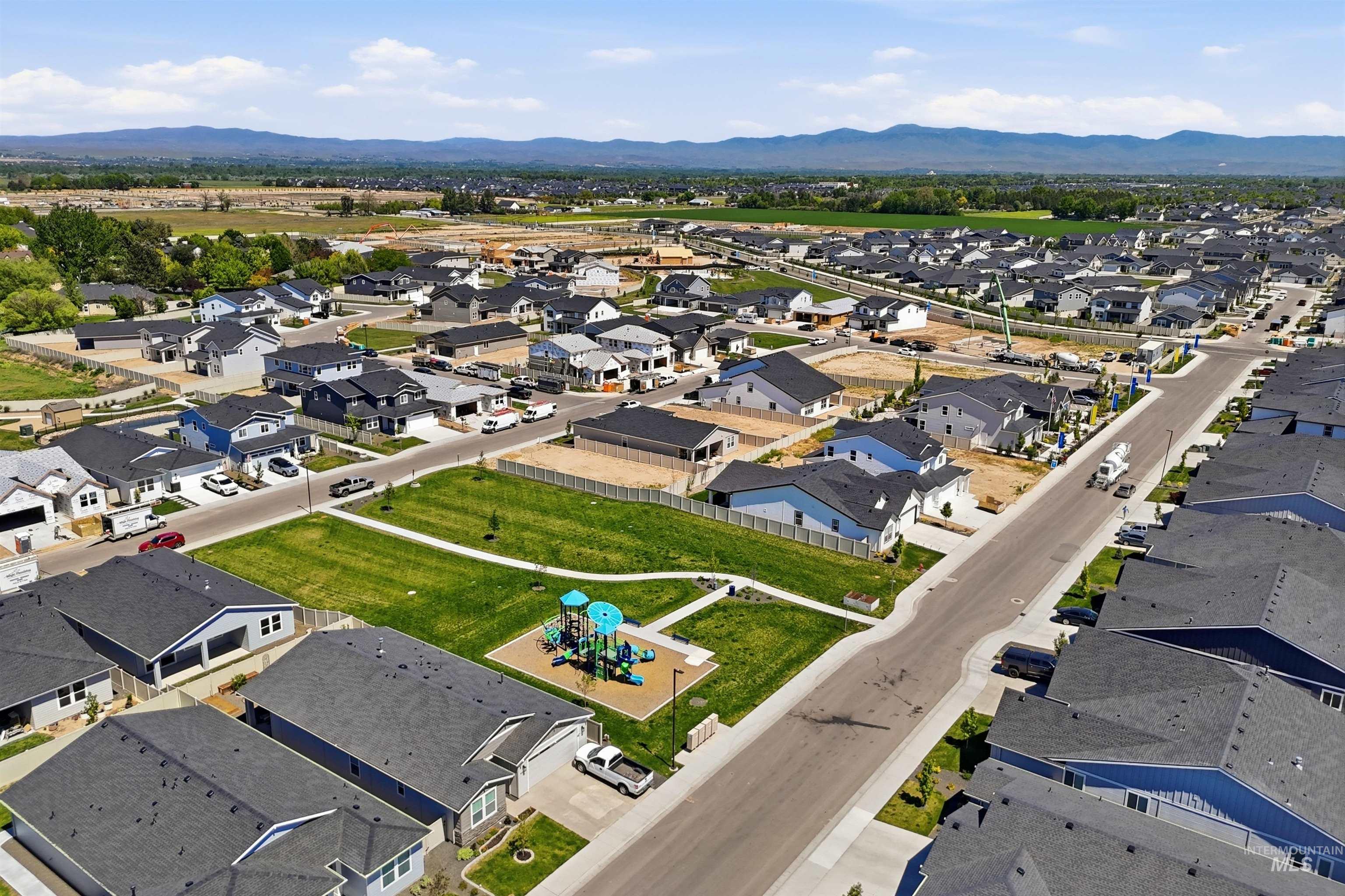 6174 W Parachute Dr, Meridian, Idaho 83646, 3 Bedrooms, 2.5 Bathrooms, Residential For Sale, Price $650,000,MLS 98986385