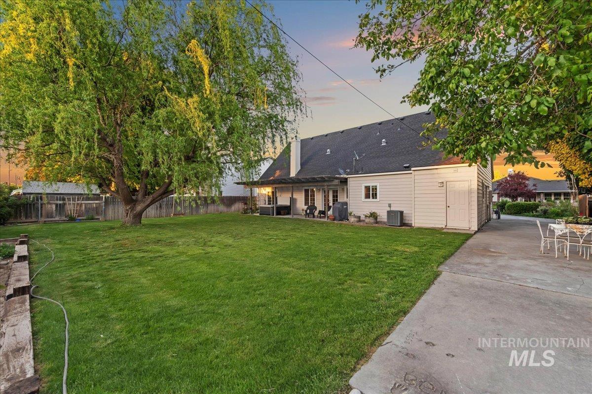209 Crimson Circle W, Fruitland, Idaho 83619, 4 Bedrooms, 3 Bathrooms, Residential For Sale, Price $479,900, 98986386
