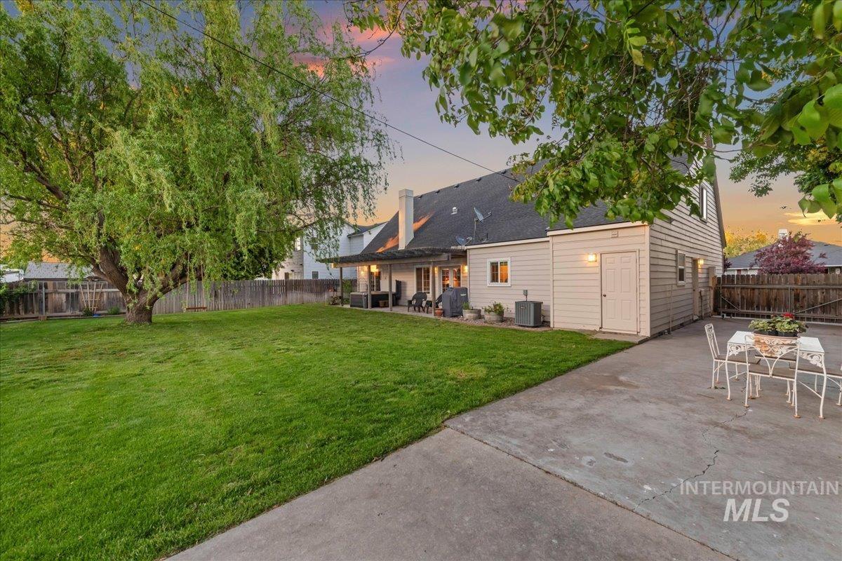 209 Crimson Circle W, Fruitland, Idaho 83619, 4 Bedrooms, 3 Bathrooms, Residential For Sale, Price $479,900, 98986386