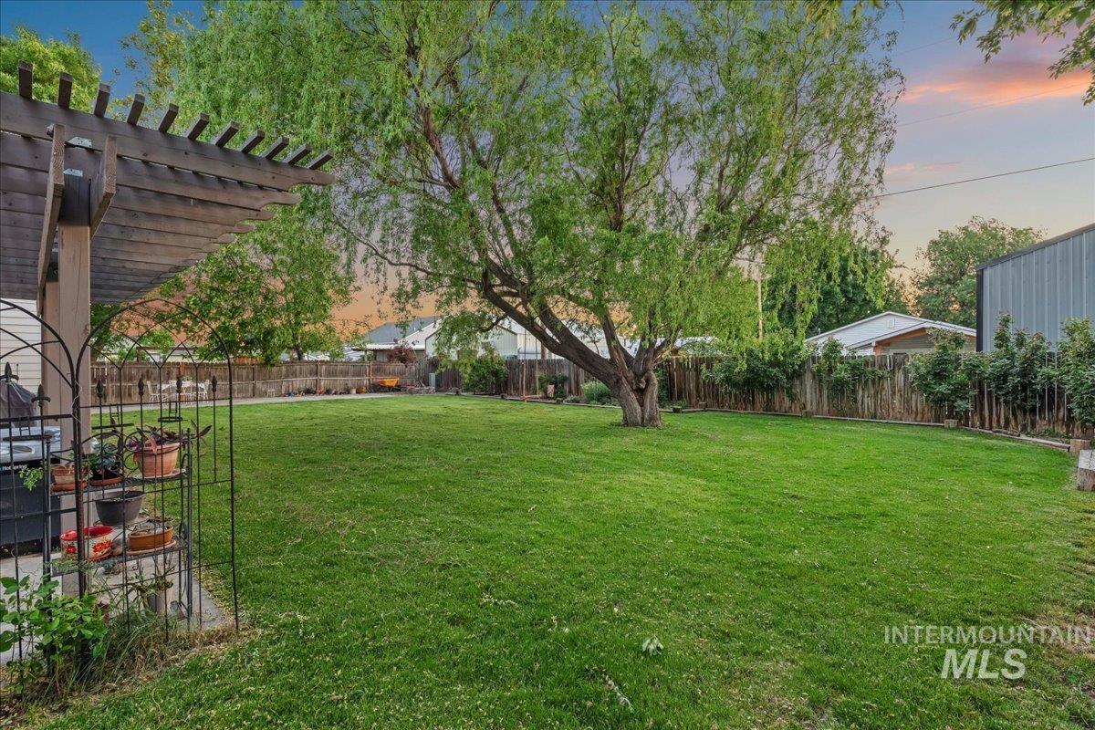 209 Crimson Circle W, Fruitland, Idaho 83619, 4 Bedrooms, 3 Bathrooms, Residential For Sale, Price $479,900, 98986386