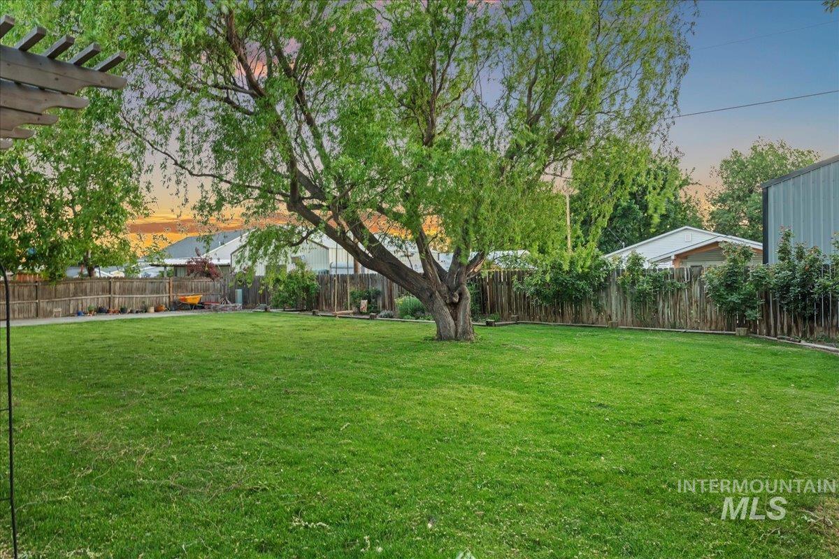 209 Crimson Circle W, Fruitland, Idaho 83619, 4 Bedrooms, 3 Bathrooms, Residential For Sale, Price $479,900, 98986386