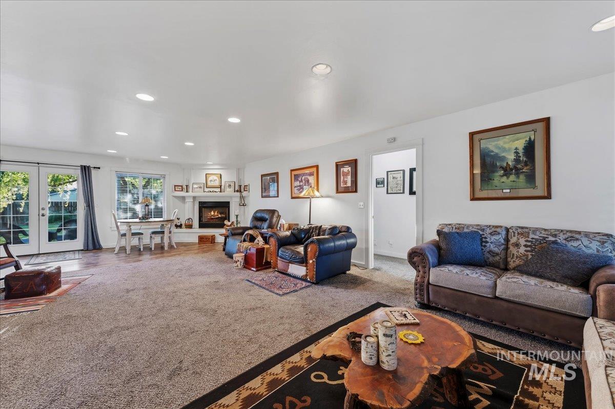 209 Crimson Circle W, Fruitland, Idaho 83619, 4 Bedrooms, 3 Bathrooms, Residential For Sale, Price $479,900, 98986386