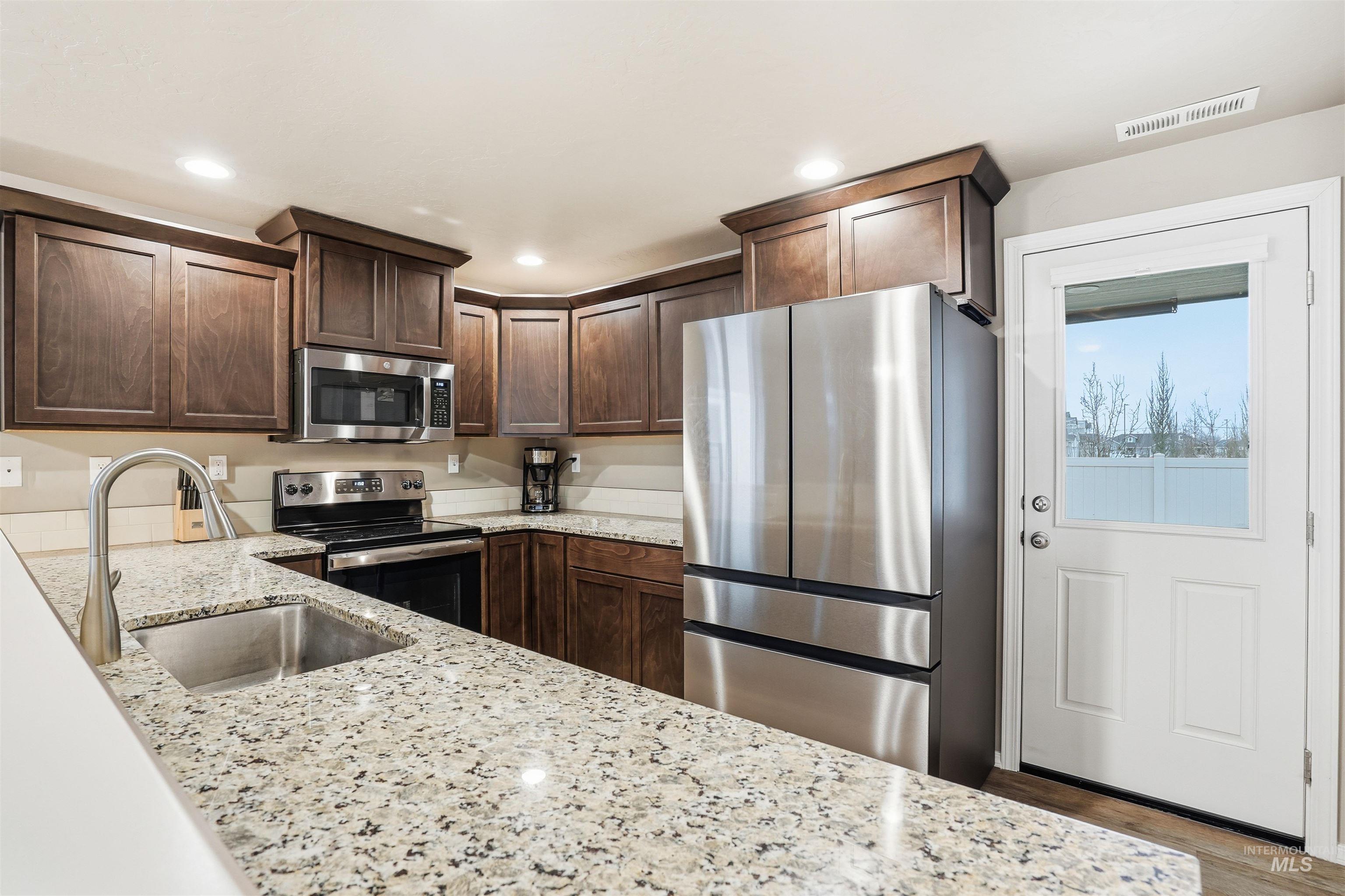 3337 NW 13th Ave, Meridian, Idaho 83646, 2 Bedrooms, 2 Bathrooms, Residential For Sale, Price $408,000, 98986389