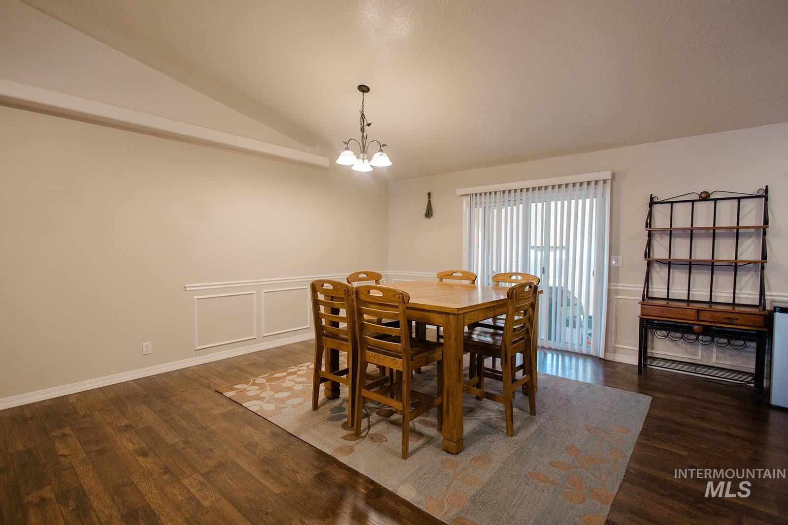 1089 NW Amanda Rae, Mountain Home, Idaho 83647, 3 Bedrooms, 2 Bathrooms, Residential For Sale, Price $385,000, 98986390