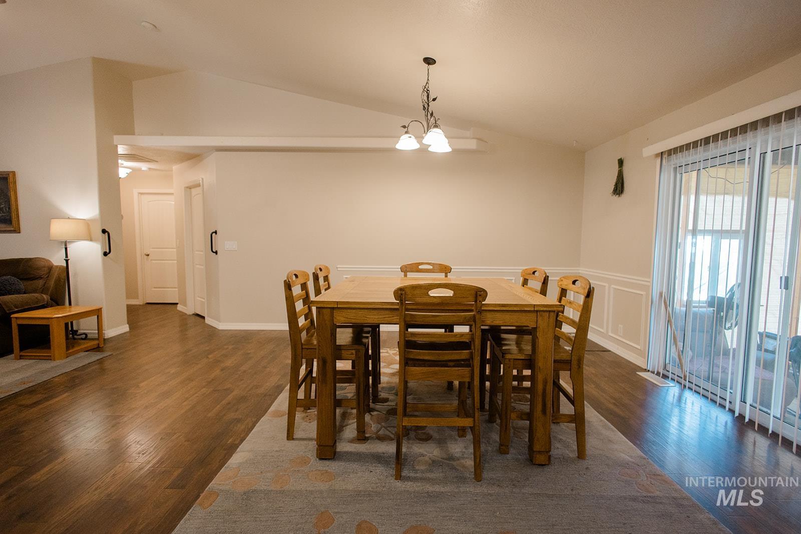 1089 NW Amanda Rae, Mountain Home, Idaho 83647, 3 Bedrooms, 2 Bathrooms, Residential For Sale, Price $385,000, 98986390