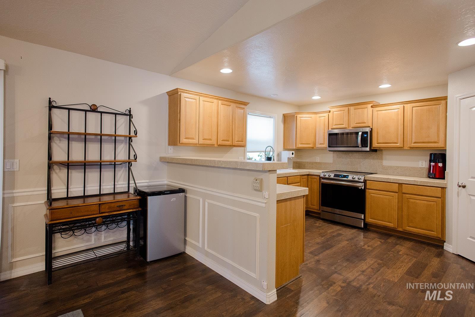 1089 NW Amanda Rae, Mountain Home, Idaho 83647, 3 Bedrooms, 2 Bathrooms, Residential For Sale, Price $385,000, 98986390