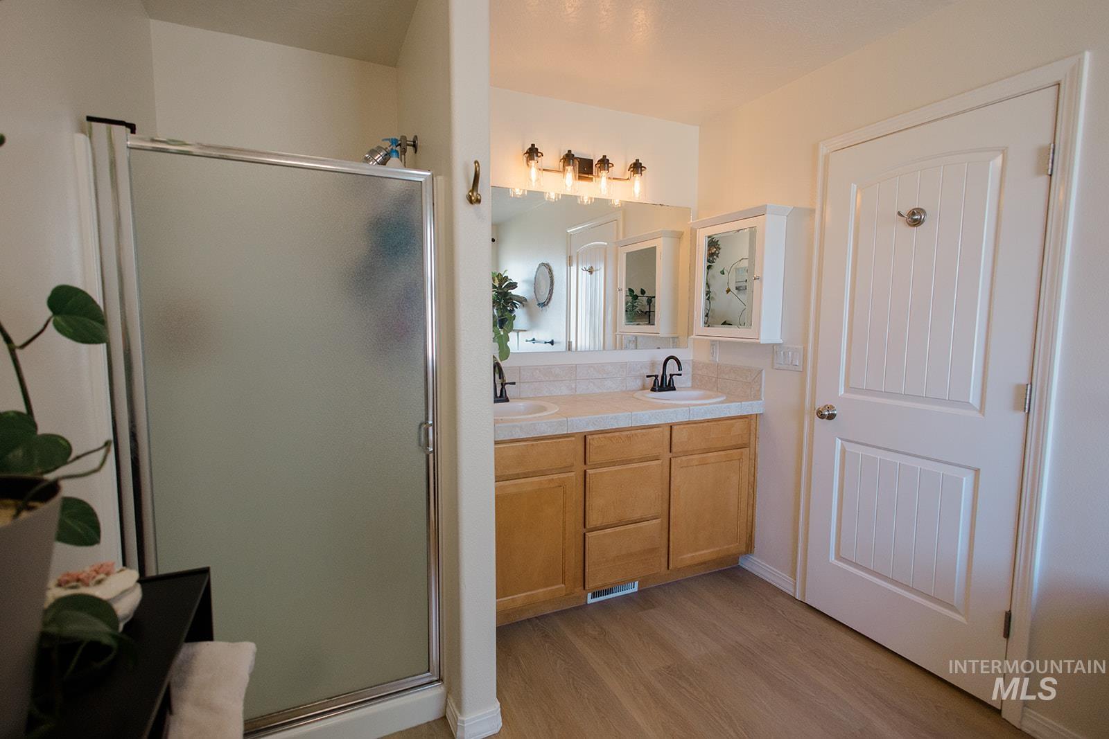 1089 NW Amanda Rae, Mountain Home, Idaho 83647, 3 Bedrooms, 2 Bathrooms, Residential For Sale, Price $385,000, 98986390