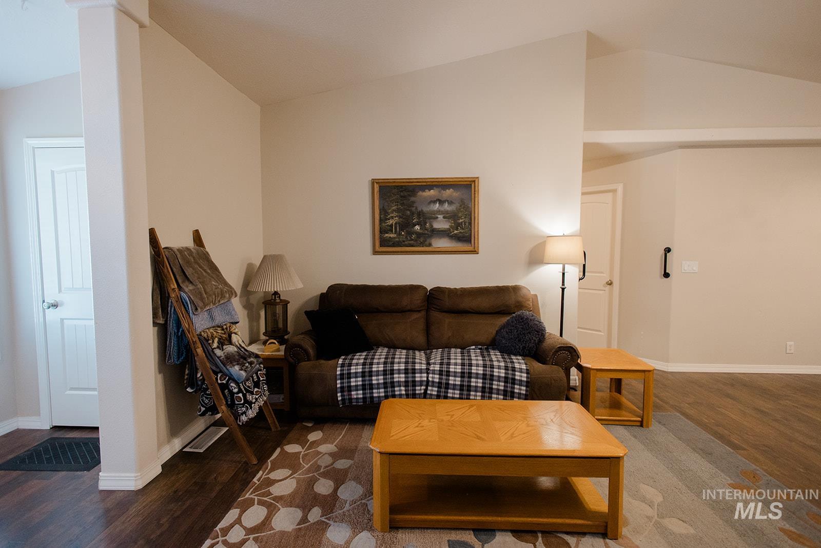 1089 NW Amanda Rae, Mountain Home, Idaho 83647, 3 Bedrooms, 2 Bathrooms, Residential For Sale, Price $385,000, 98986390