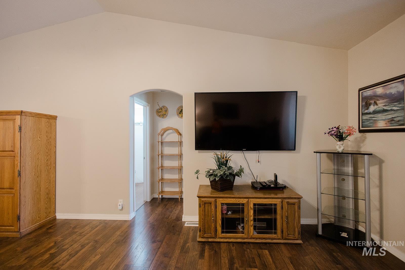 1089 NW Amanda Rae, Mountain Home, Idaho 83647, 3 Bedrooms, 2 Bathrooms, Residential For Sale, Price $385,000, 98986390