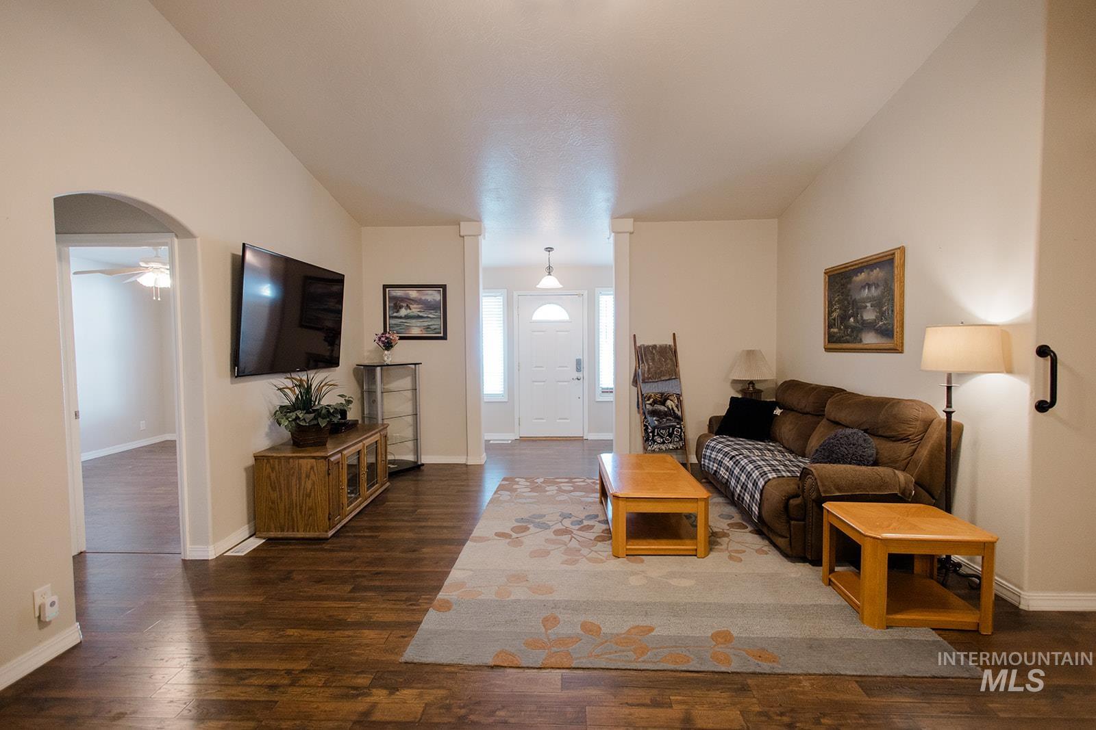 1089 NW Amanda Rae, Mountain Home, Idaho 83647, 3 Bedrooms, 2 Bathrooms, Residential For Sale, Price $385,000, 98986390