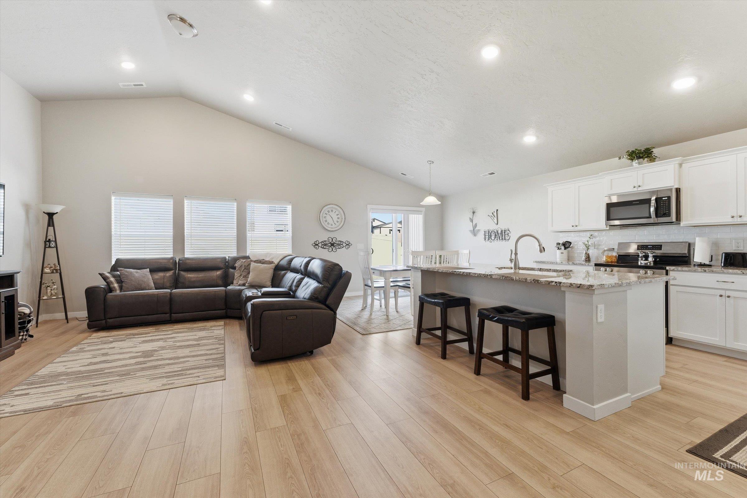 3789 S Walnut Ridge Way, Nampa, Idaho 83686, 4 Bedrooms, 2 Bathrooms, Residential For Sale, Price $509,000, 98986393