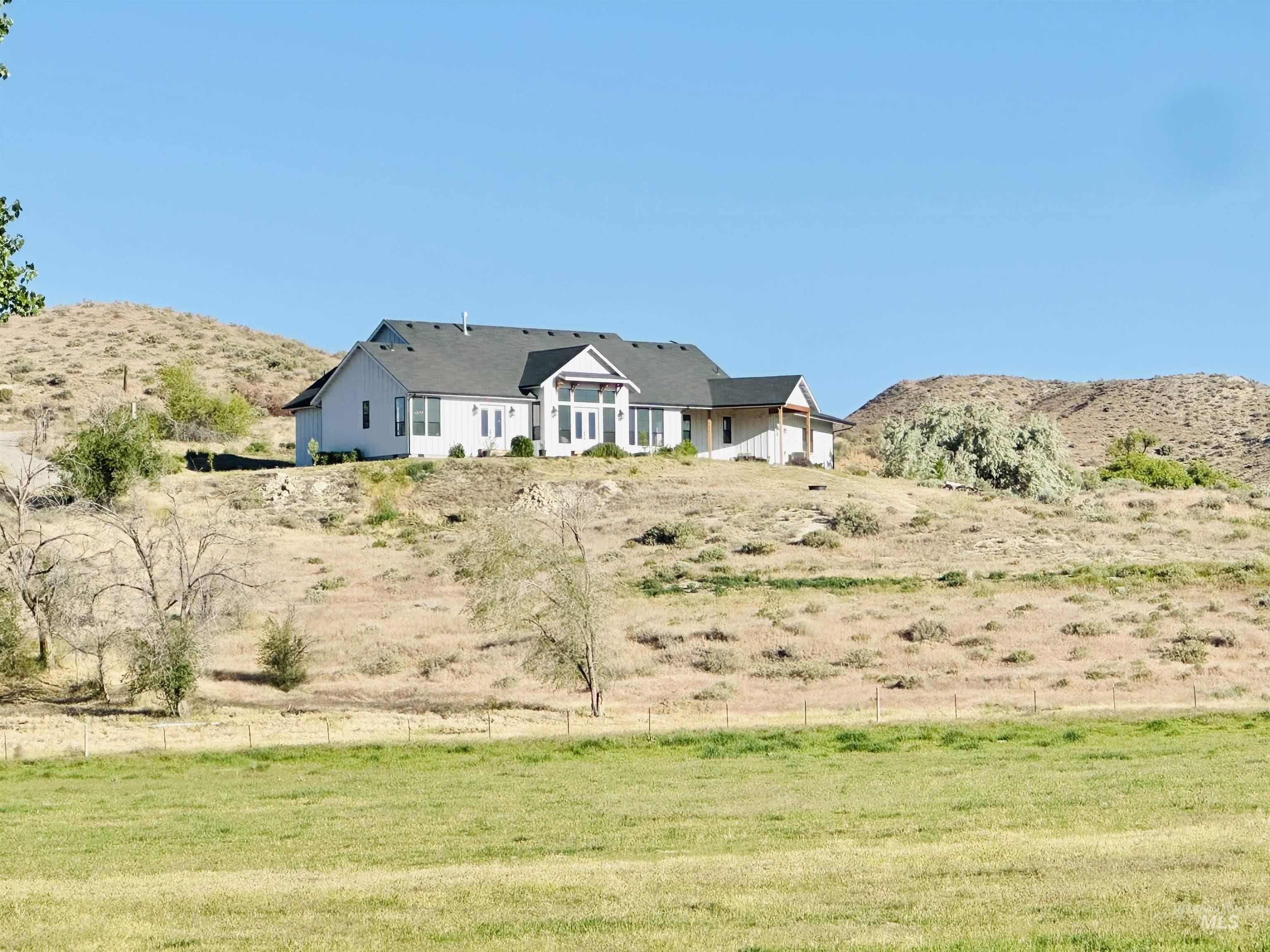 876 Coyote Gulch Rd, Adrian, Oregon 97901, 4 Bedrooms, 5 Bathrooms, Residential For Sale, Price $939,750, 98986395