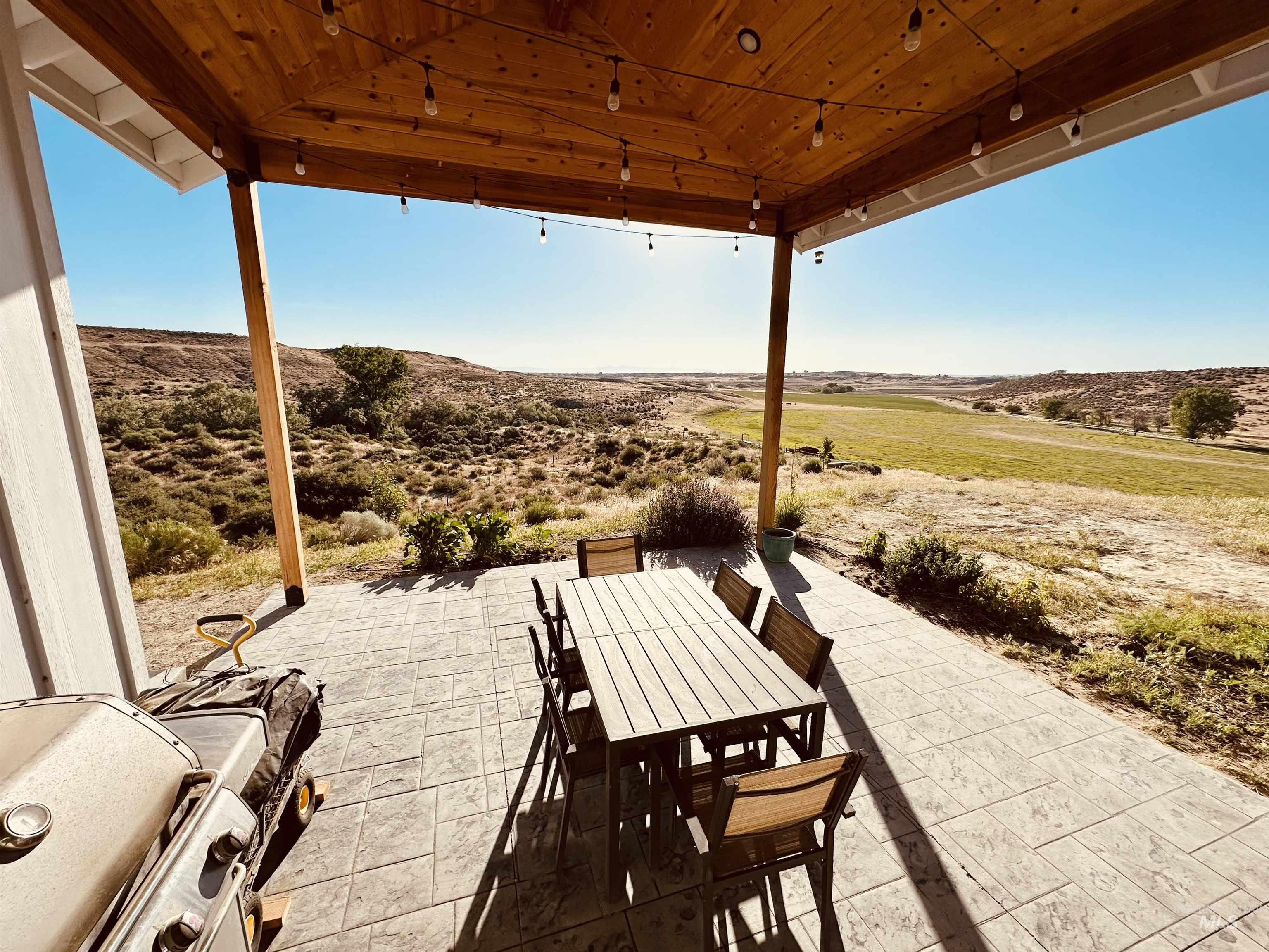 876 Coyote Gulch Rd, Adrian, Oregon 97901, 4 Bedrooms, 5 Bathrooms, Residential For Sale, Price $939,750, 98986395