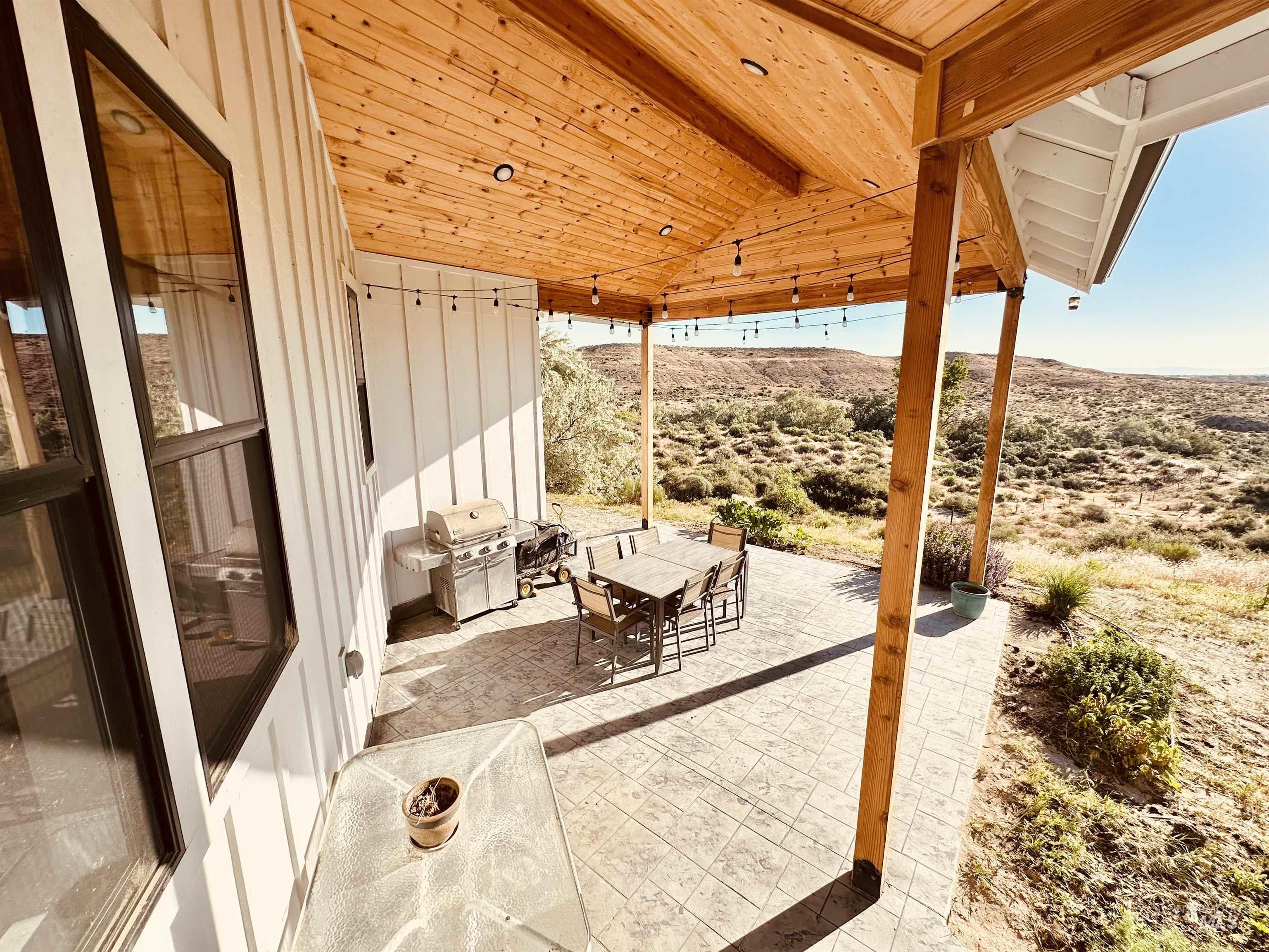 876 Coyote Gulch Rd, Adrian, Oregon 97901, 4 Bedrooms, 5 Bathrooms, Residential For Sale, Price $939,750, 98986395