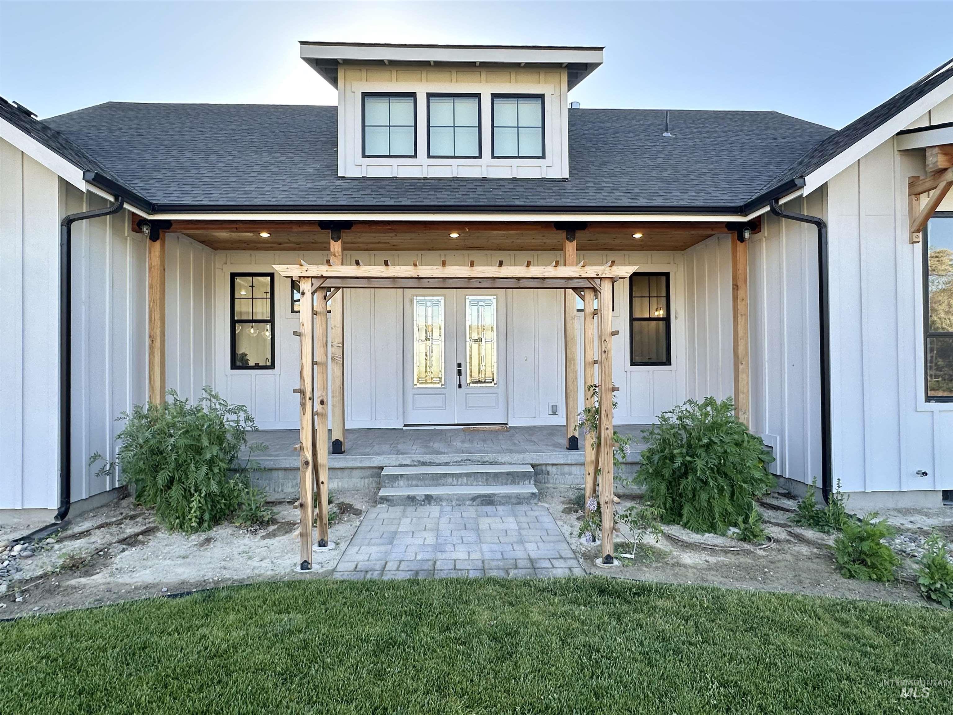 876 Coyote Gulch Rd, Adrian, Oregon 97901, 4 Bedrooms, 5 Bathrooms, Residential For Sale, Price $939,750, 98986395