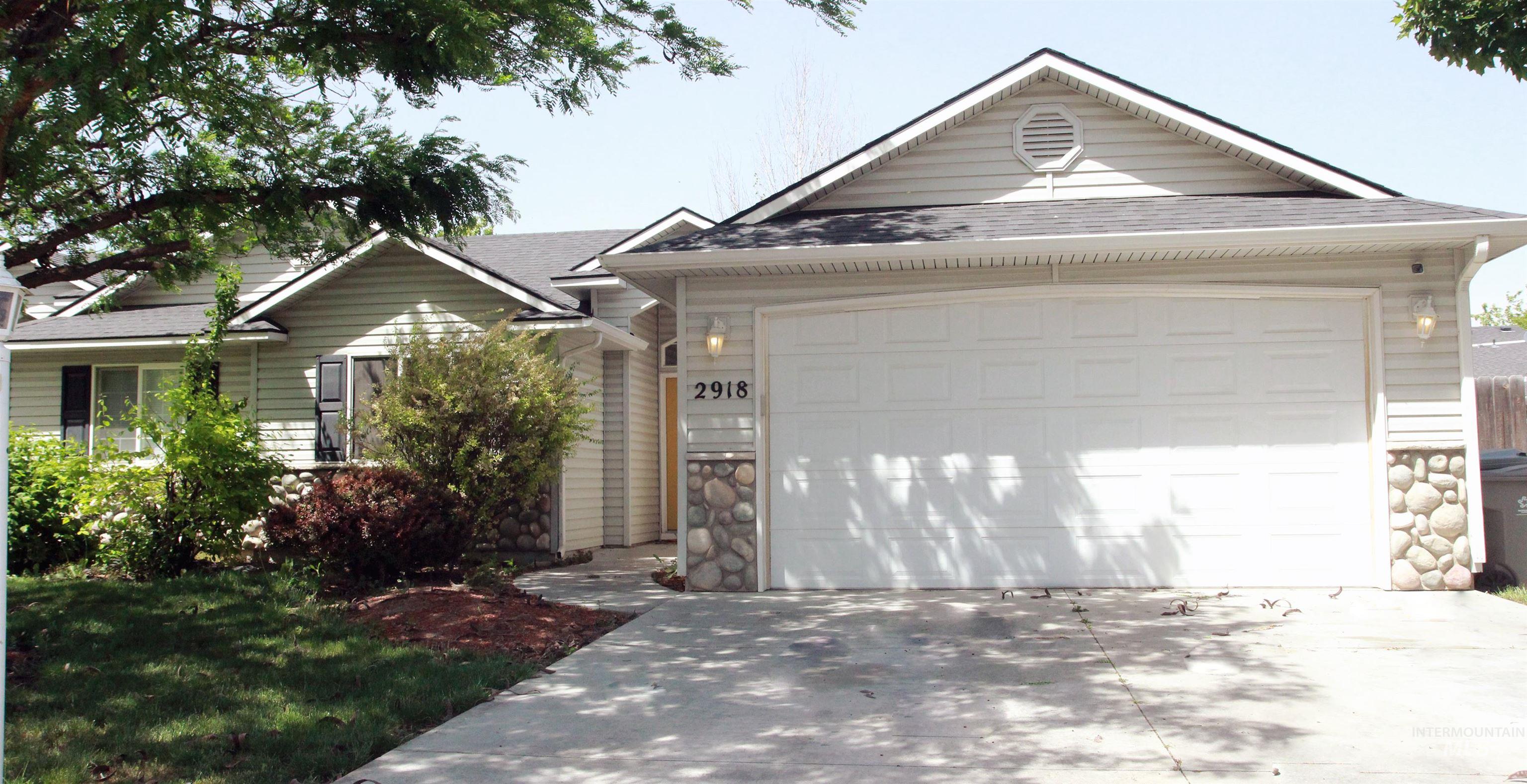 2918 E Ohio Ave, Nampa, Idaho 83686-6730, 2 Bedrooms, 2 Bathrooms, Residential For Sale, Price $291,500, 98986396