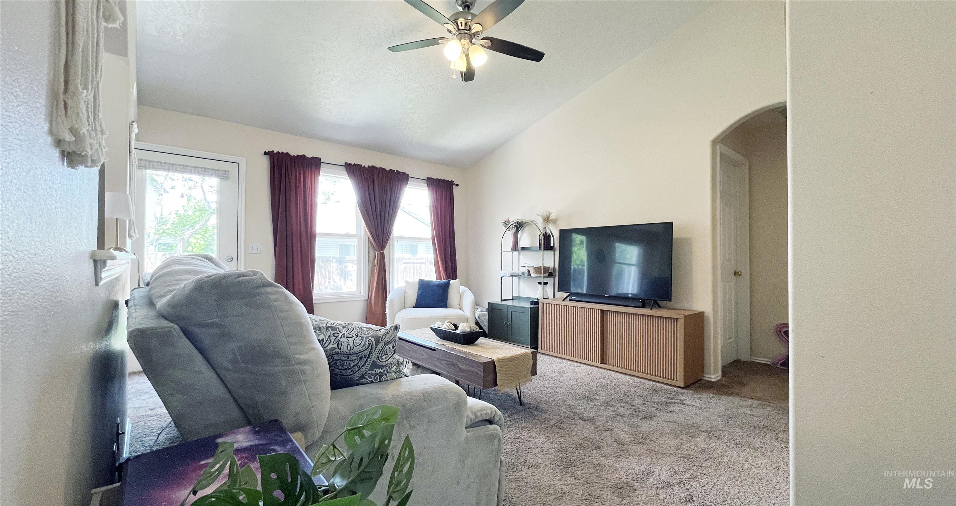 2918 E Ohio Ave, Nampa, Idaho 83686-6730, 2 Bedrooms, 2 Bathrooms, Residential For Sale, Price $291,500, 98986396