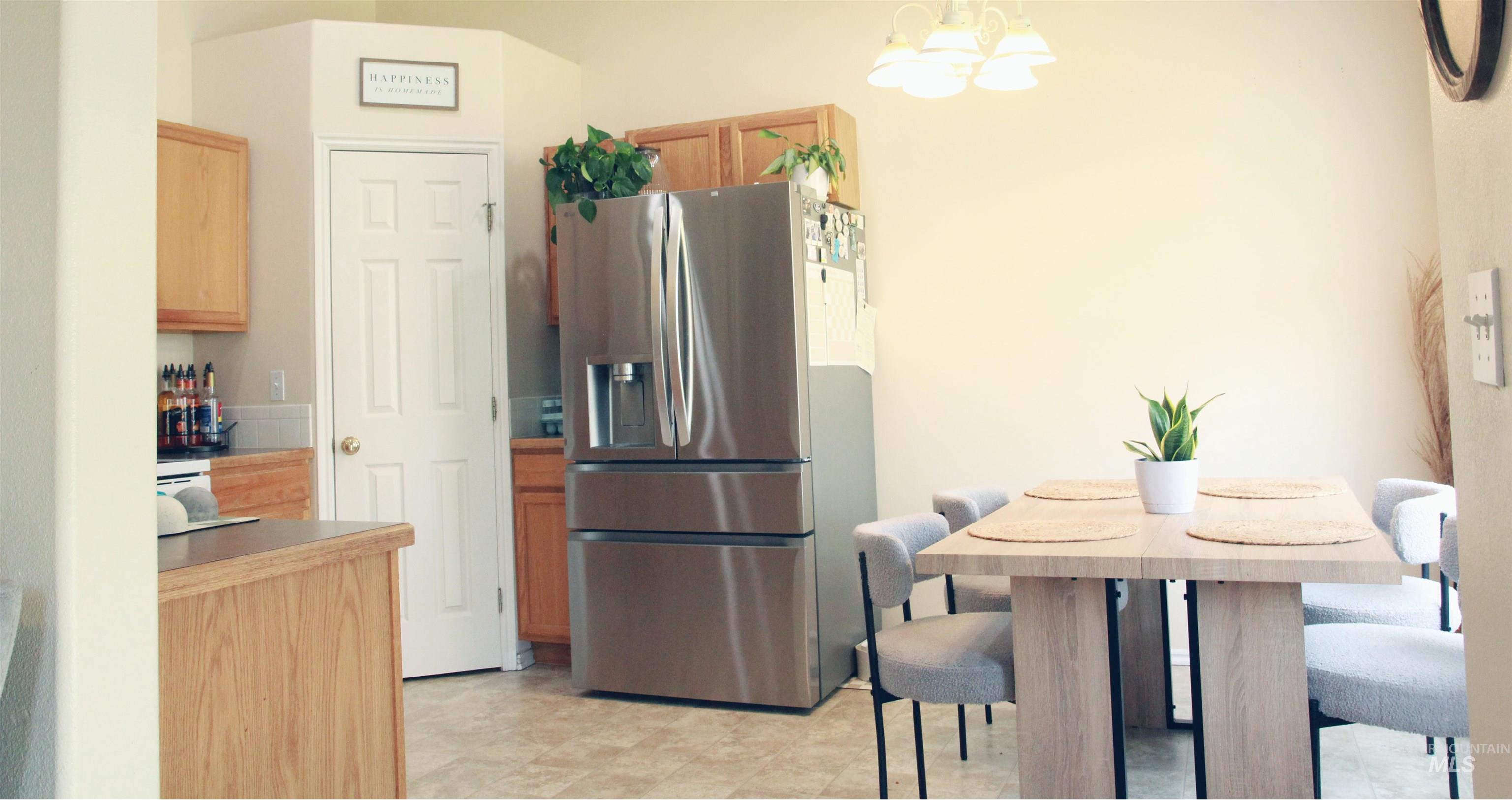 2918 E Ohio Ave, Nampa, Idaho 83686-6730, 2 Bedrooms, 2 Bathrooms, Residential For Sale, Price $291,500, 98986396