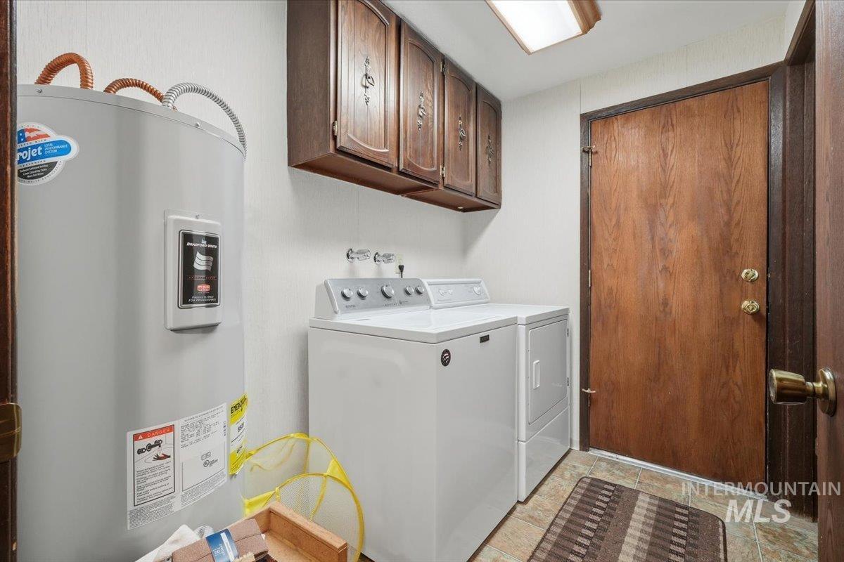 2950 S Auburn, Boise, Idaho 83705, 3 Bedrooms, 2 Bathrooms, Residential For Sale, Price $399,000, 98986397