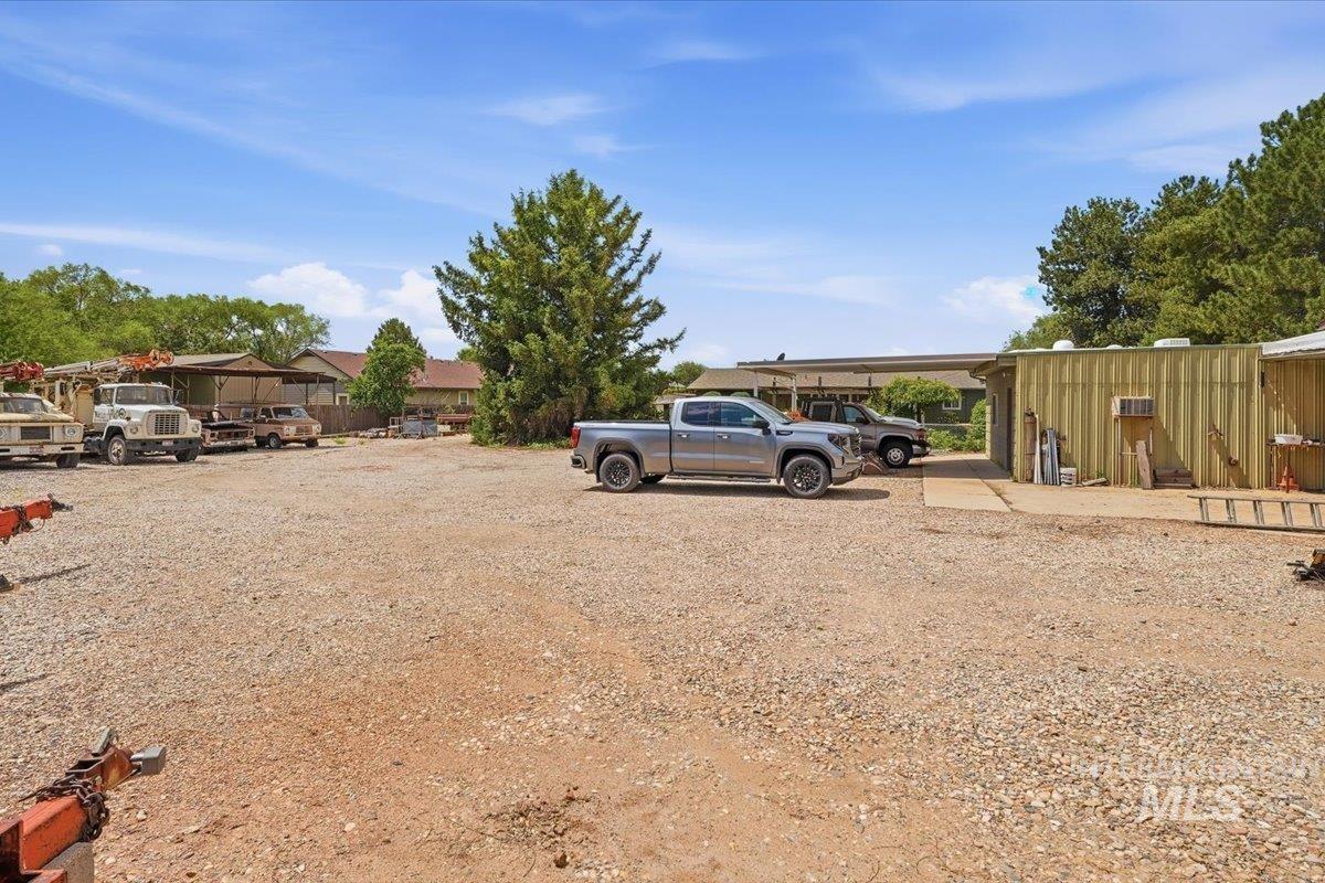 2950 S Auburn, Boise, Idaho 83705, 3 Bedrooms, 2 Bathrooms, Residential For Sale, Price $399,000, 98986397
