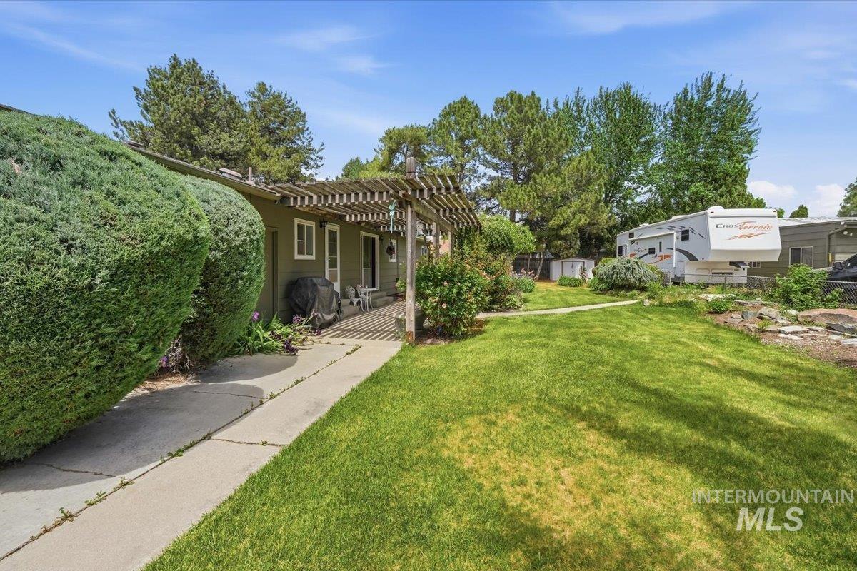 2950 S Auburn, Boise, Idaho 83705, 3 Bedrooms, 2 Bathrooms, Residential For Sale, Price $399,000, 98986397