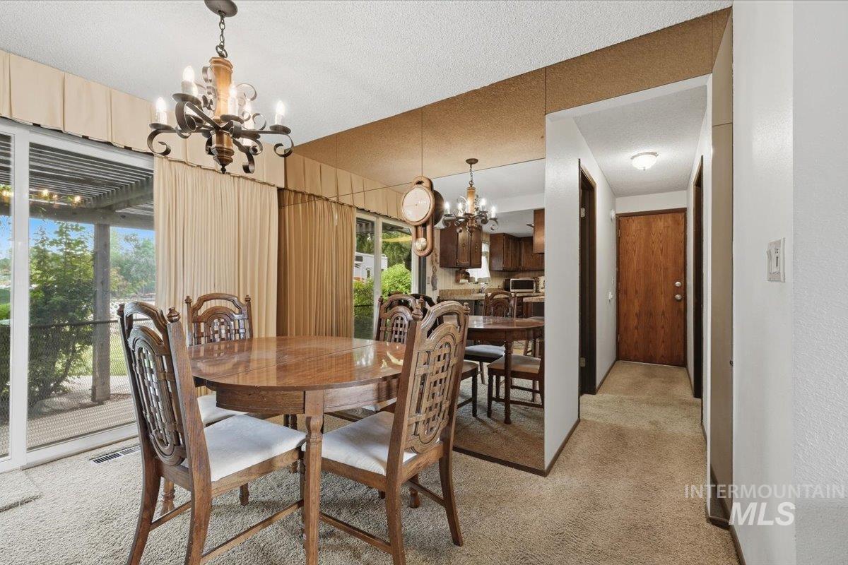 2950 S Auburn, Boise, Idaho 83705, 3 Bedrooms, 2 Bathrooms, Residential For Sale, Price $399,000, 98986397