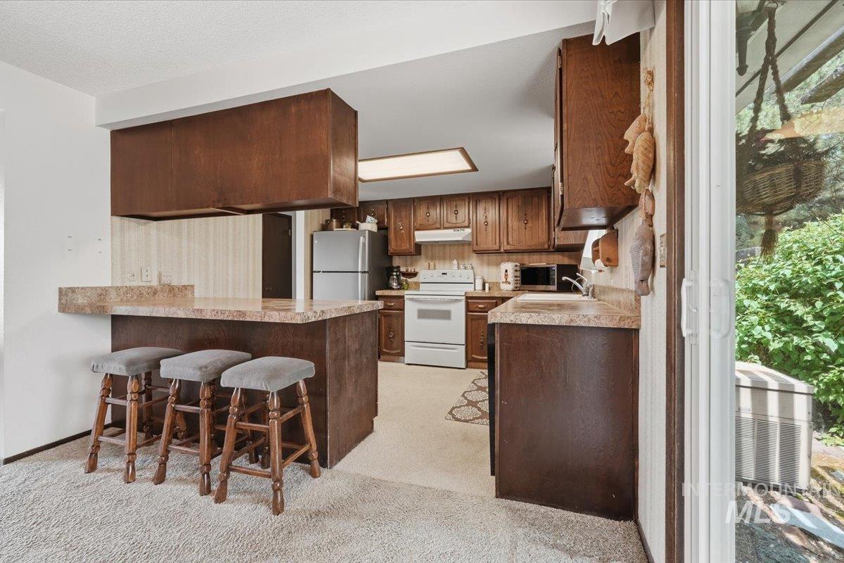 2950 S Auburn, Boise, Idaho 83705, 3 Bedrooms, 2 Bathrooms, Residential For Sale, Price $399,000, 98986397